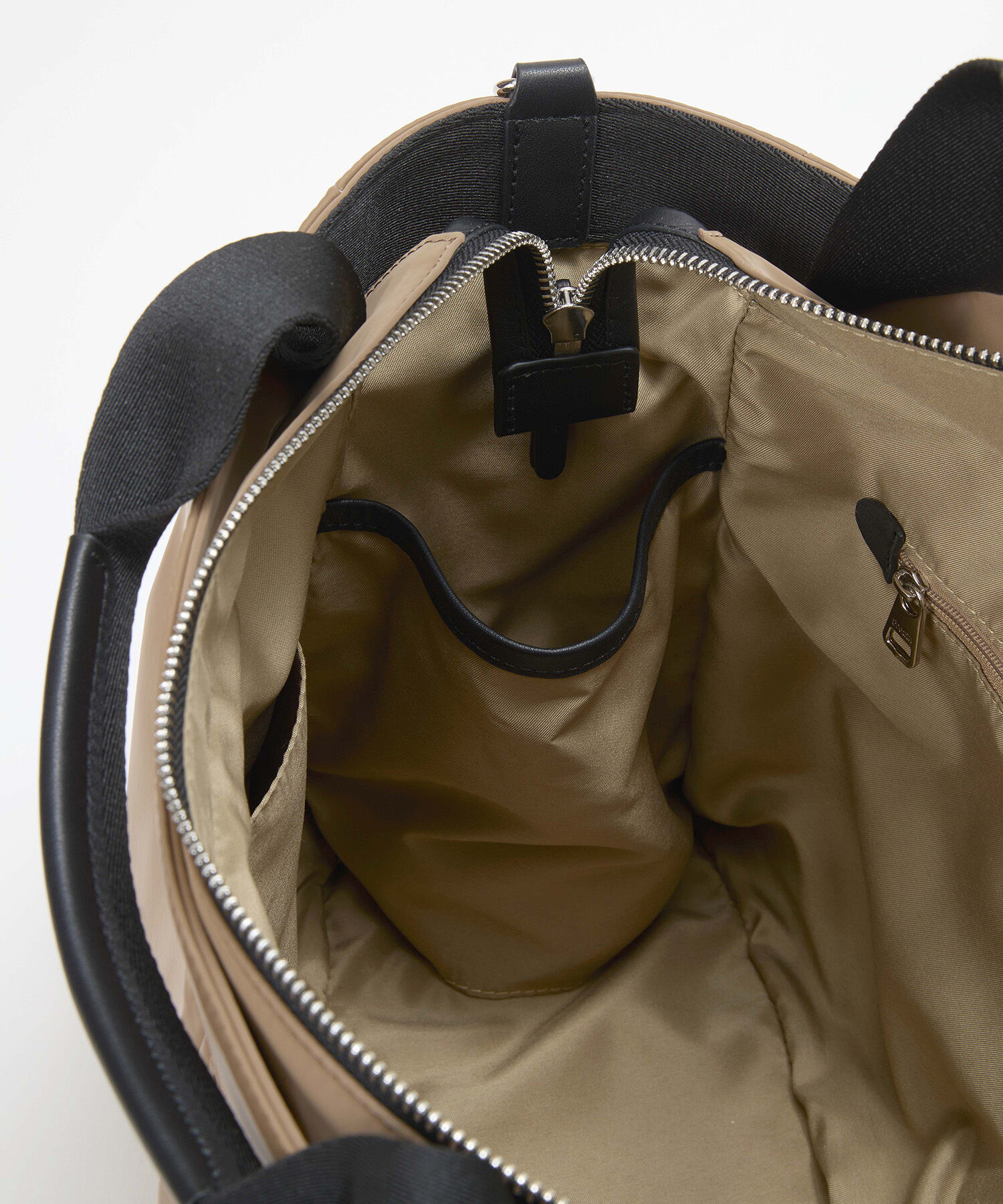 TOPKAPI BREATH「【Breath TOPKAPI】Train 防水ポリエステル ショルダー付き A4 トートバッグ / キャリー対応」|トートバッグ|