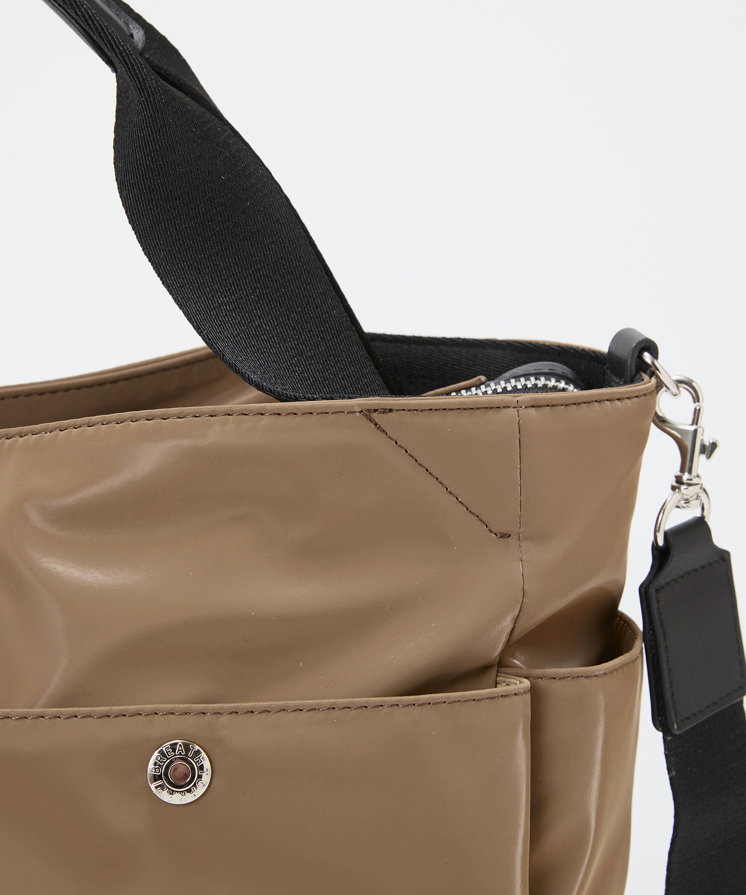 TOPKAPI BREATH「【Breath TOPKAPI】Train 防水ポリエステル ショルダー付き A4 トートバッグ / キャリー対応」|トートバッグ|