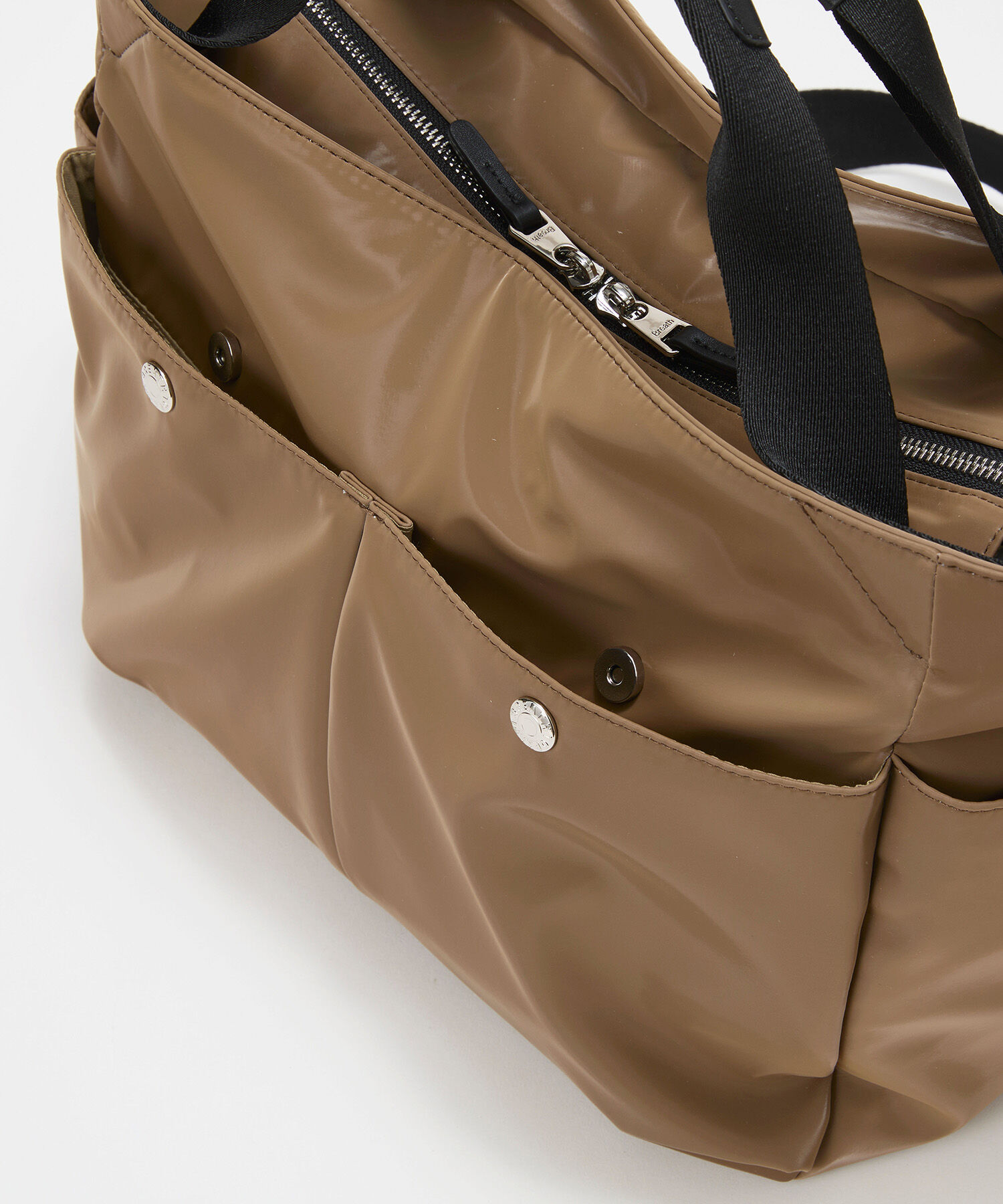 TOPKAPI BREATH「【Breath TOPKAPI】Train 防水ポリエステル ショルダー付き A4 トートバッグ / キャリー対応」|トートバッグ|