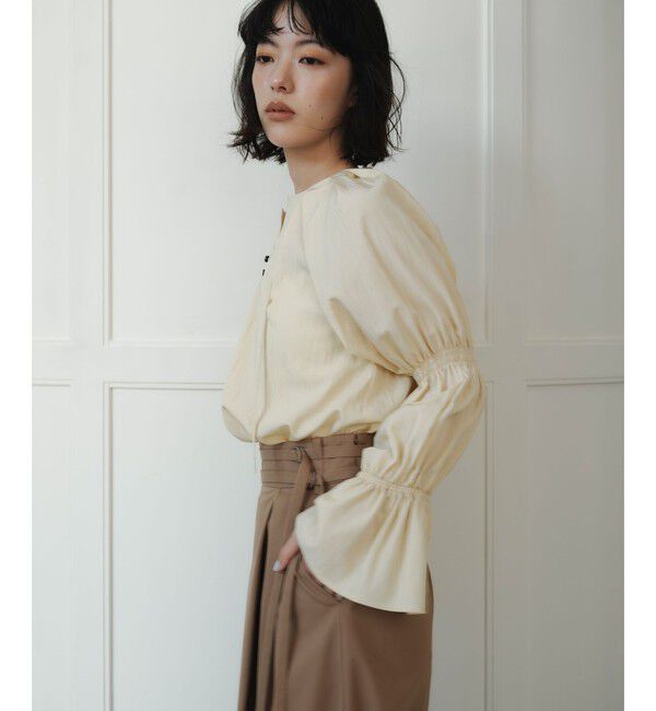 EMMEL REFINES「＜EMMEL REFINES＞EM フロントボタン ソデシャーリング ブラウス」|シャツ・ブラウス|CREAM