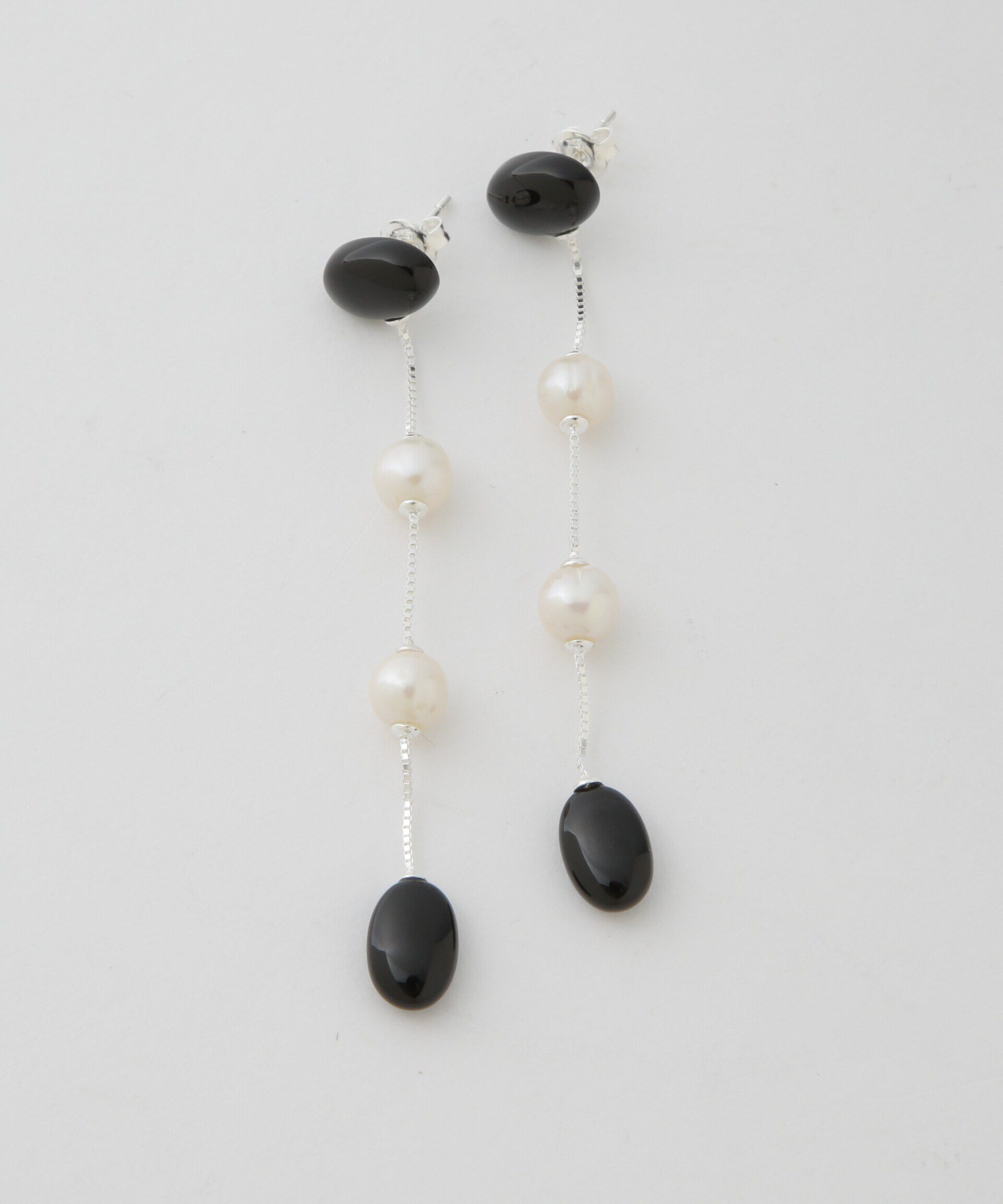 nano･universe「RAGBAG/Dualism Long Earrings」|ピアス|