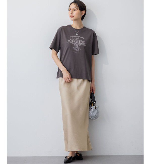 23区「【洗える】JANE PACKERコラボ フラワー刺繍 Tシャツ」|Tシャツ・カットソー|