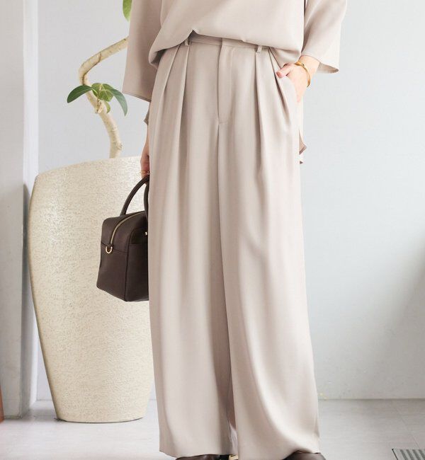  「【オケージョンや通勤に】ダブルサテンタックパンツ」|チノ|ベージュ