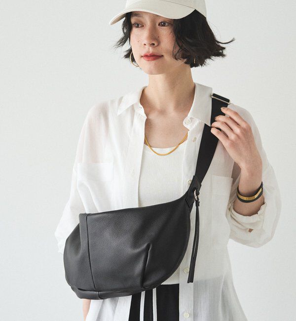  「ソフトレザーバナナボディバッグ」|ショルダー・メッセンジャー|