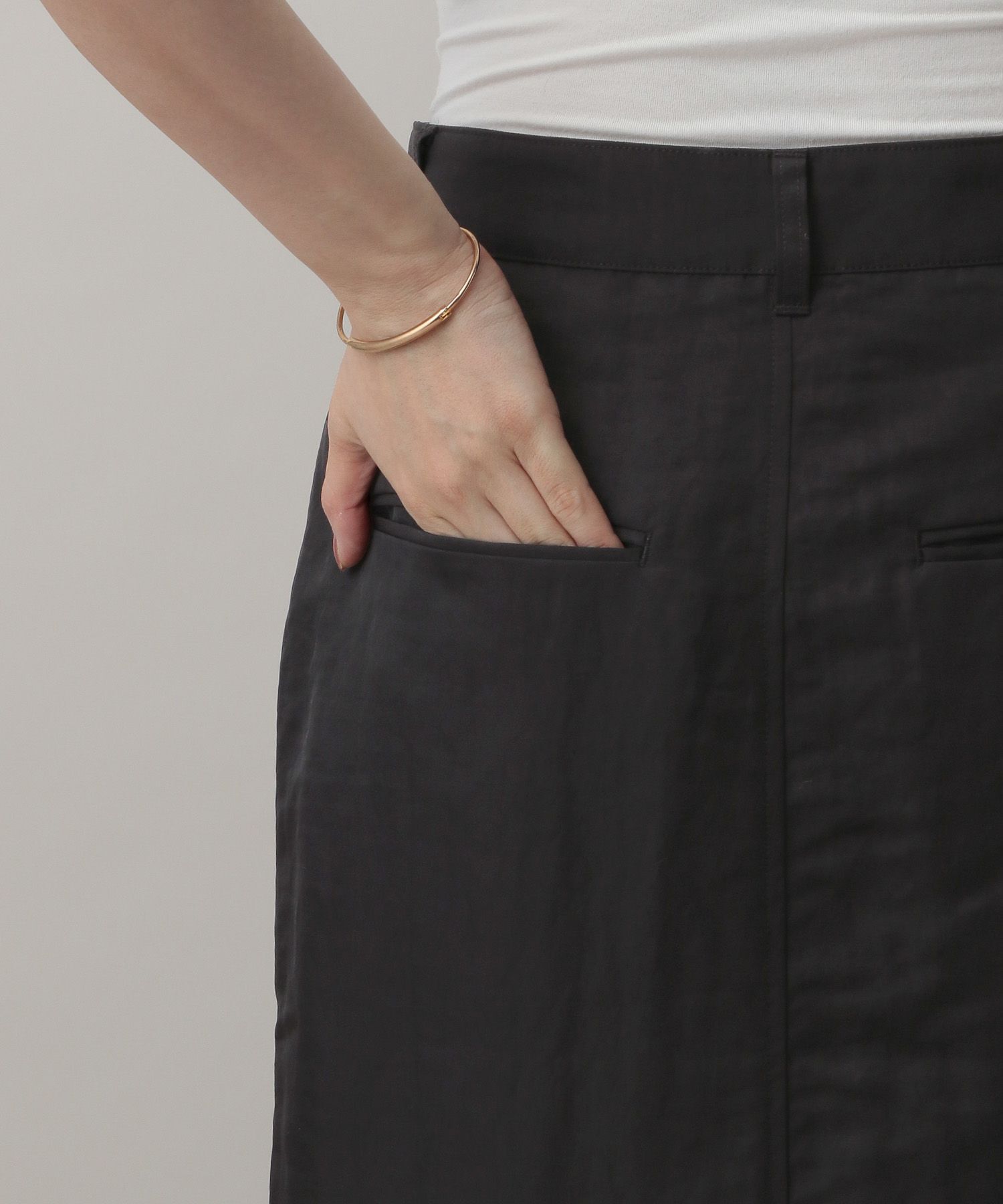 A part by 「【セットアップ対応】ナイロンタイトスカート」|スカート|