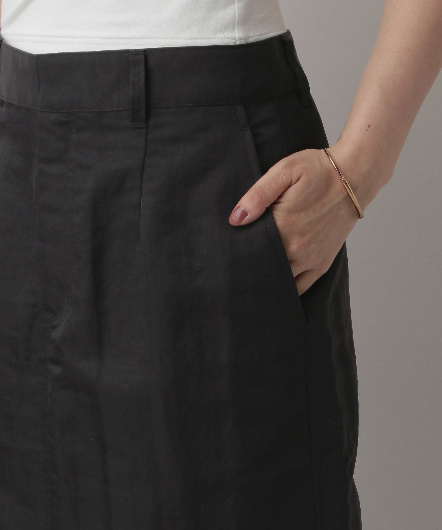 A part by 「【セットアップ対応】ナイロンタイトスカート」|スカート|