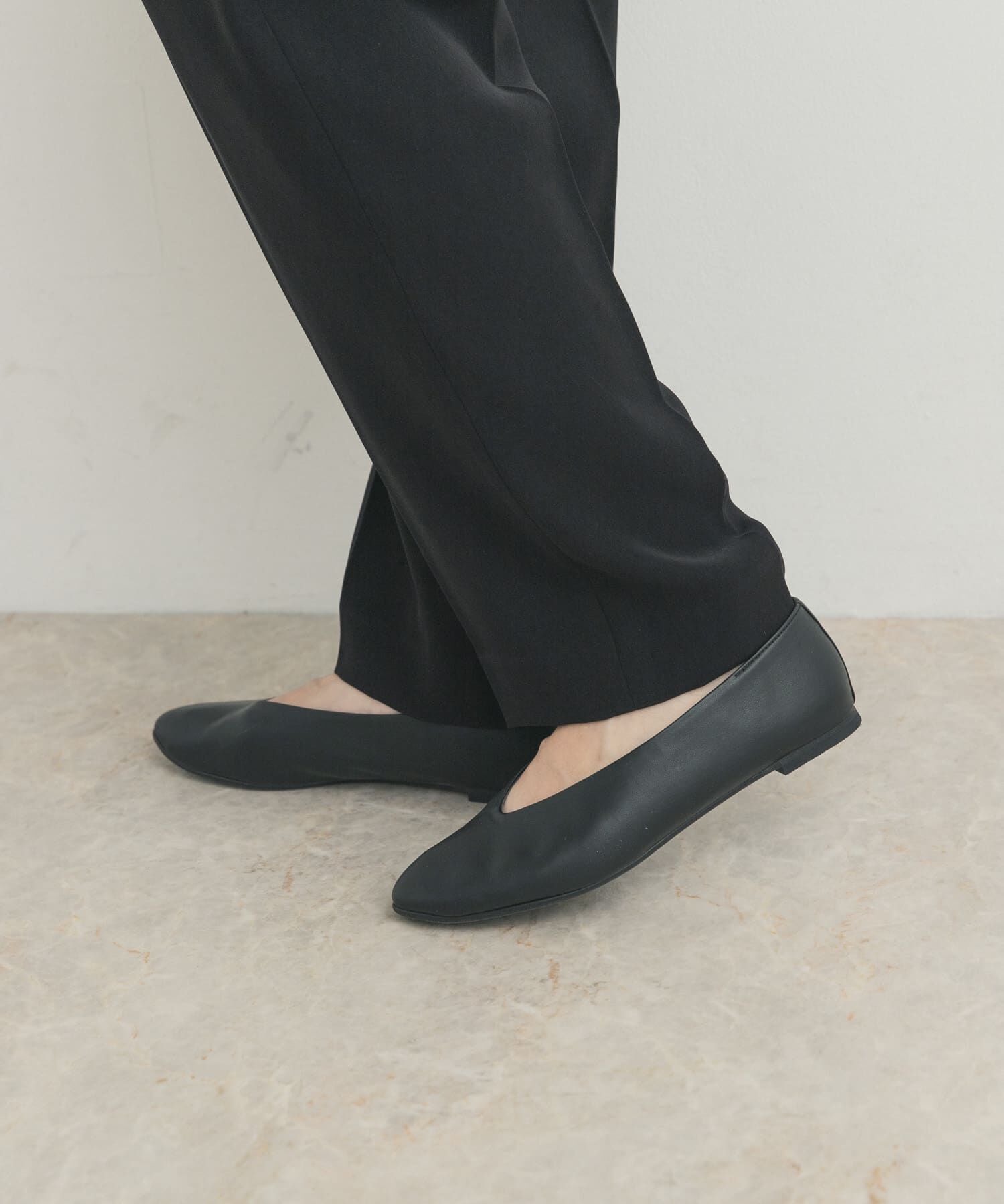 URBAN RESEARCH DOORS「Vカットパンプス」|パンプス|