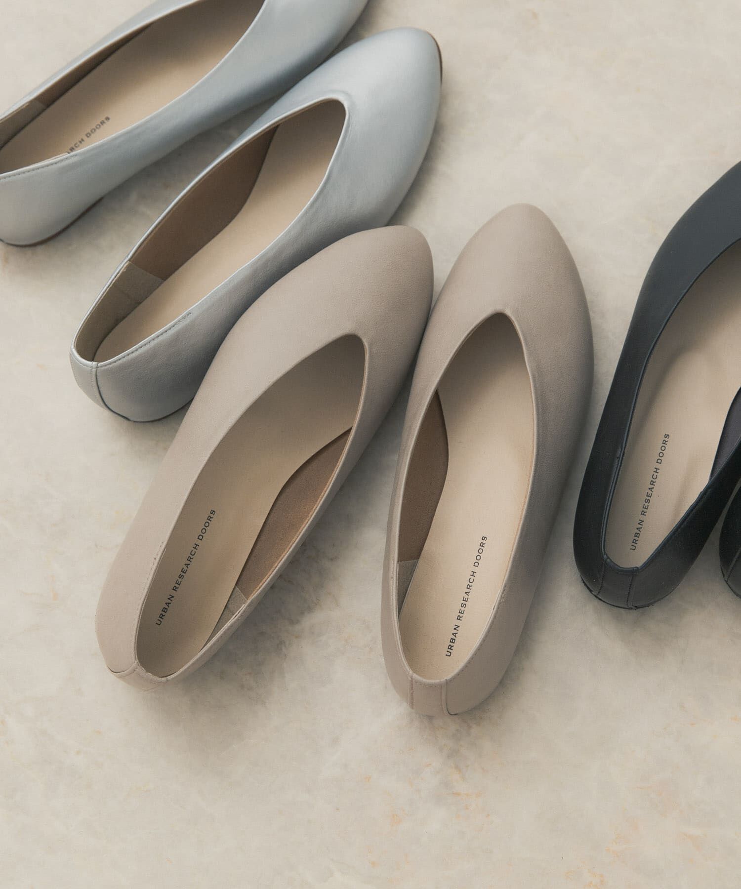 URBAN RESEARCH DOORS「Vカットパンプス」|パンプス|グレー系その他