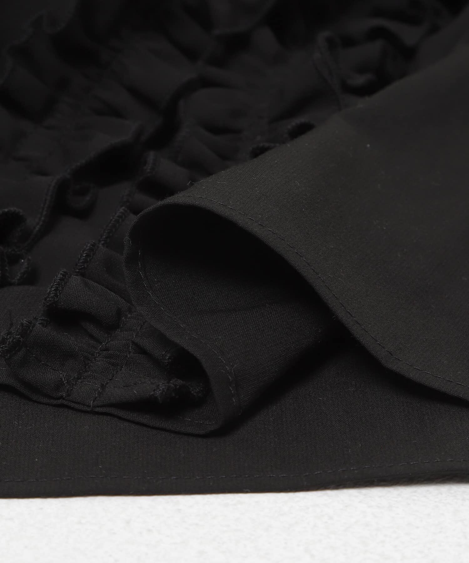 URBAN RESEARCH ROSSO「『WEB限定』フロントフリルデザインブラウス」|シャツ・ブラウス|