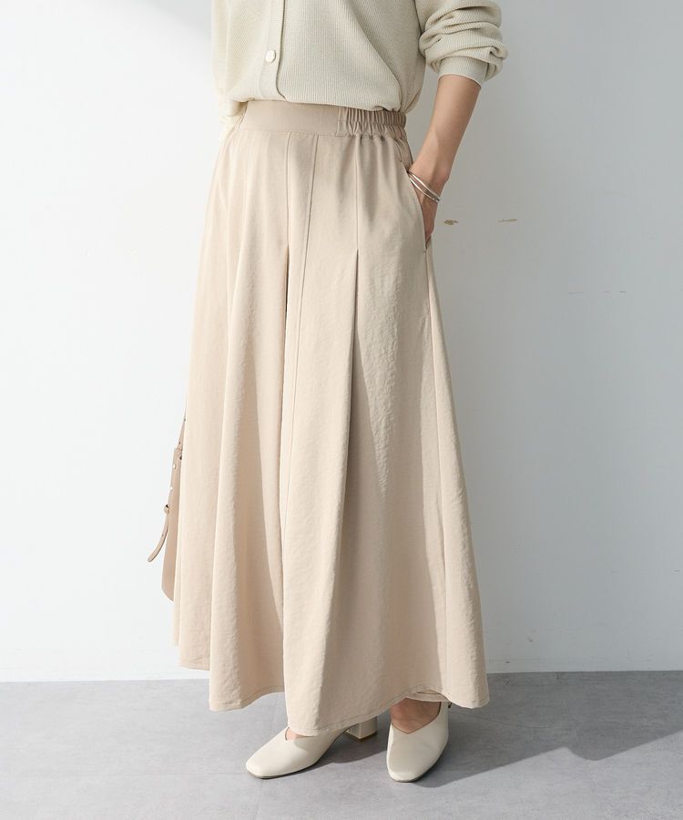 Green Parks「プリーツサテンフレアスカート」|フレア|Light beige