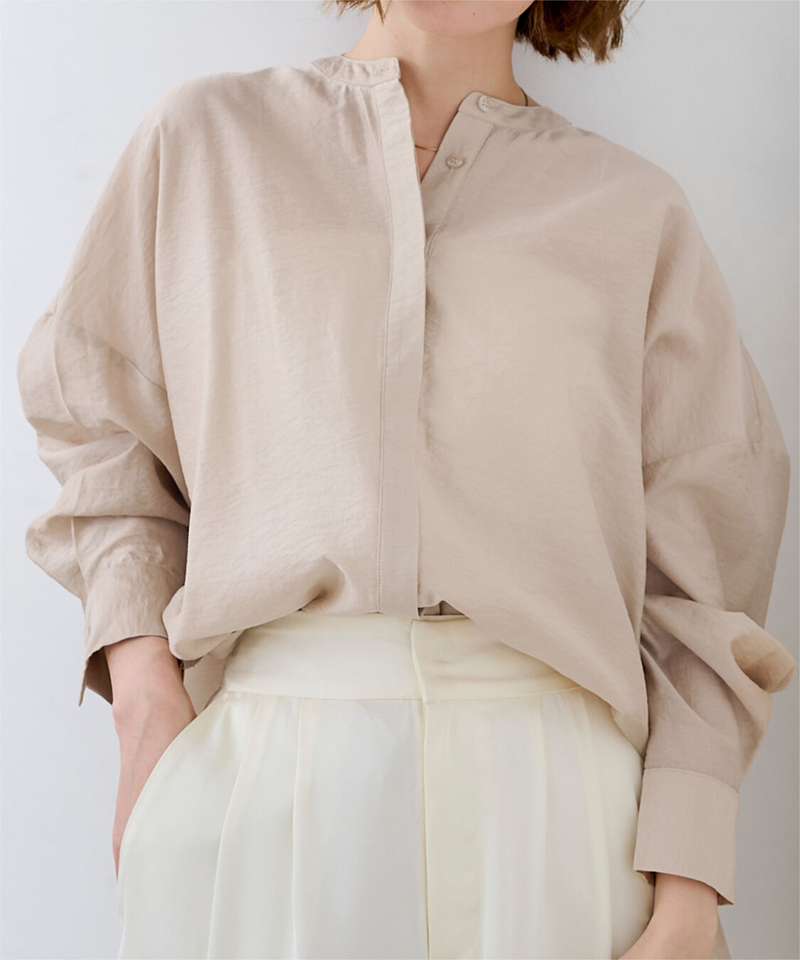 ur's「バックヨークシアーシャツ」|シャツ・ブラウス|ベージュ