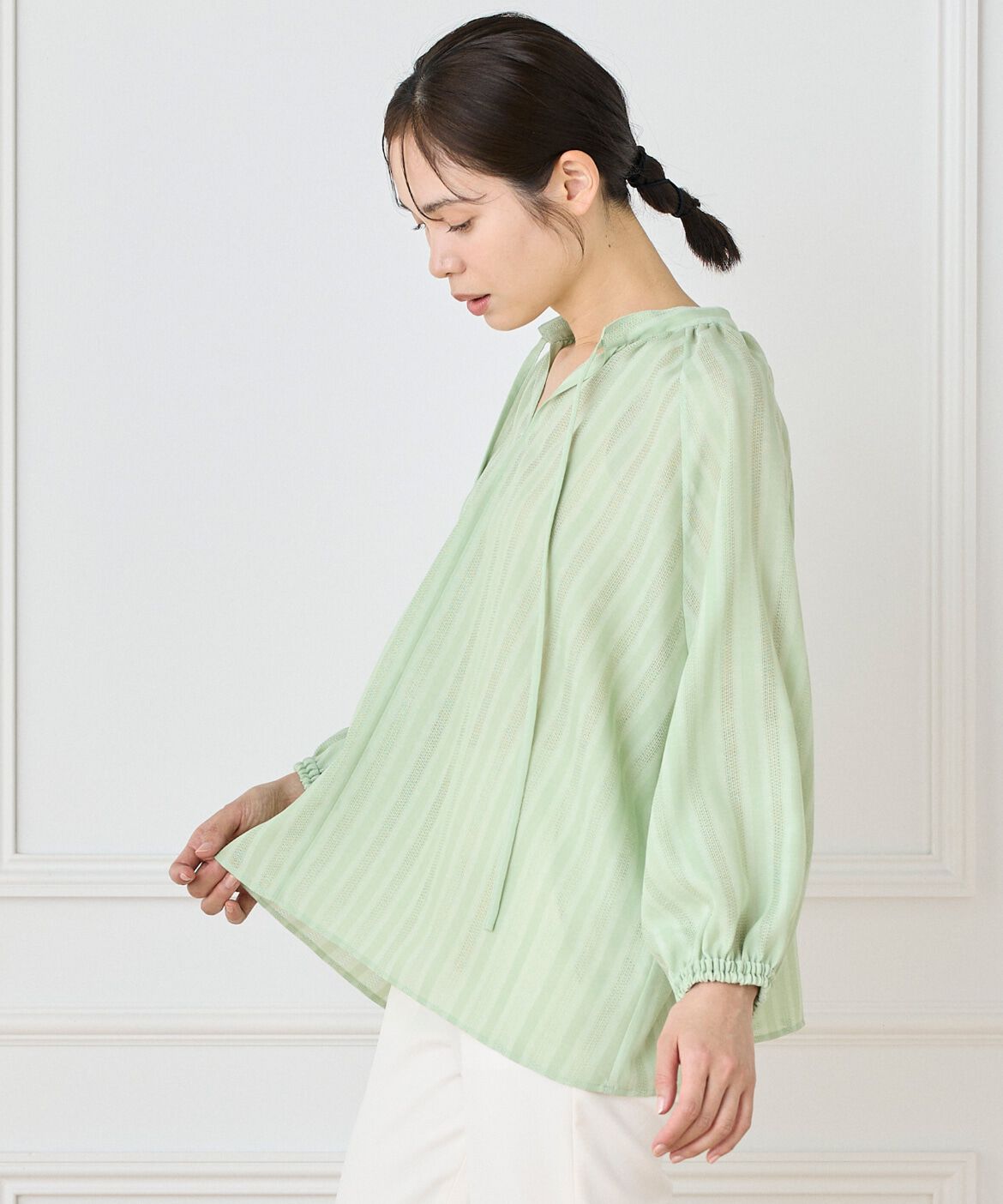 INED「《大きいサイズ》からみ織ブラウス」|シャツ・ブラウス|