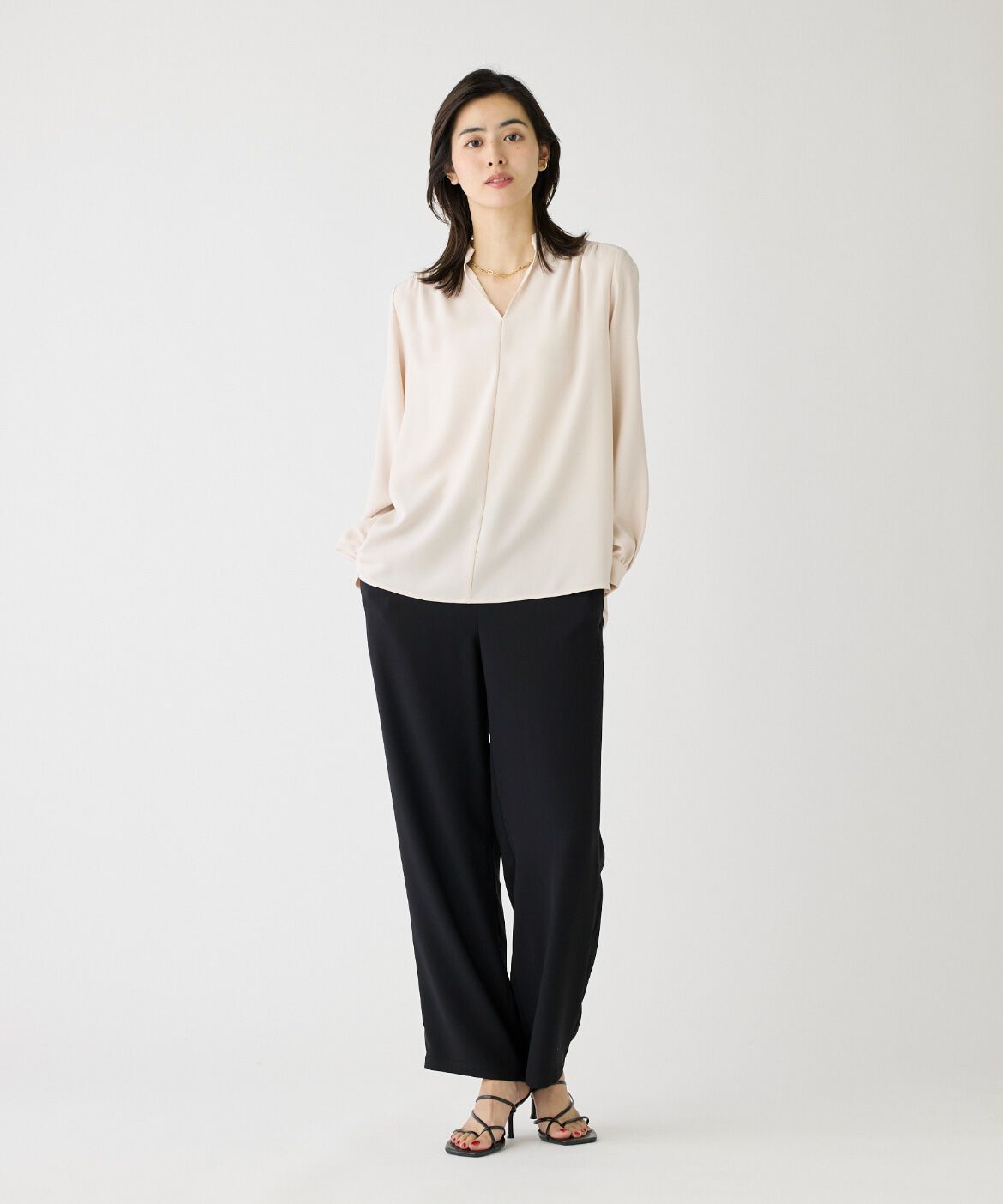 DAY by DAY it&rsquo;s international「バックサテンスタンドカラーブラウス」|シャツ・ブラウス|