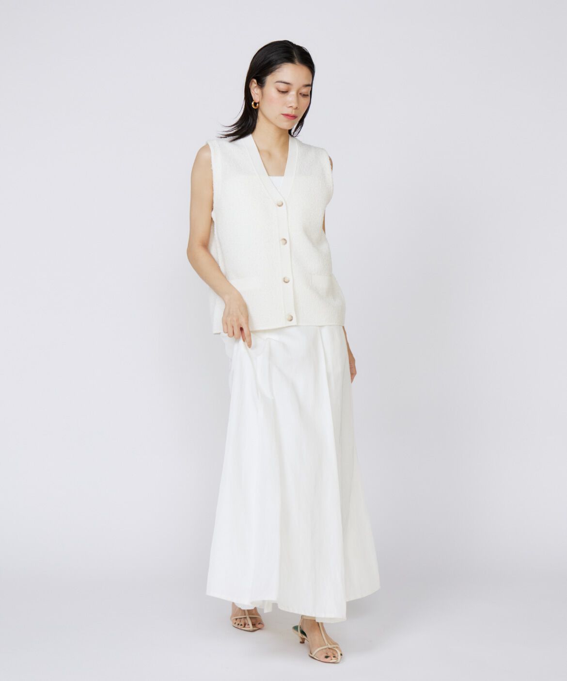 INED「Vネックニットジレ」|ニット・セーター|