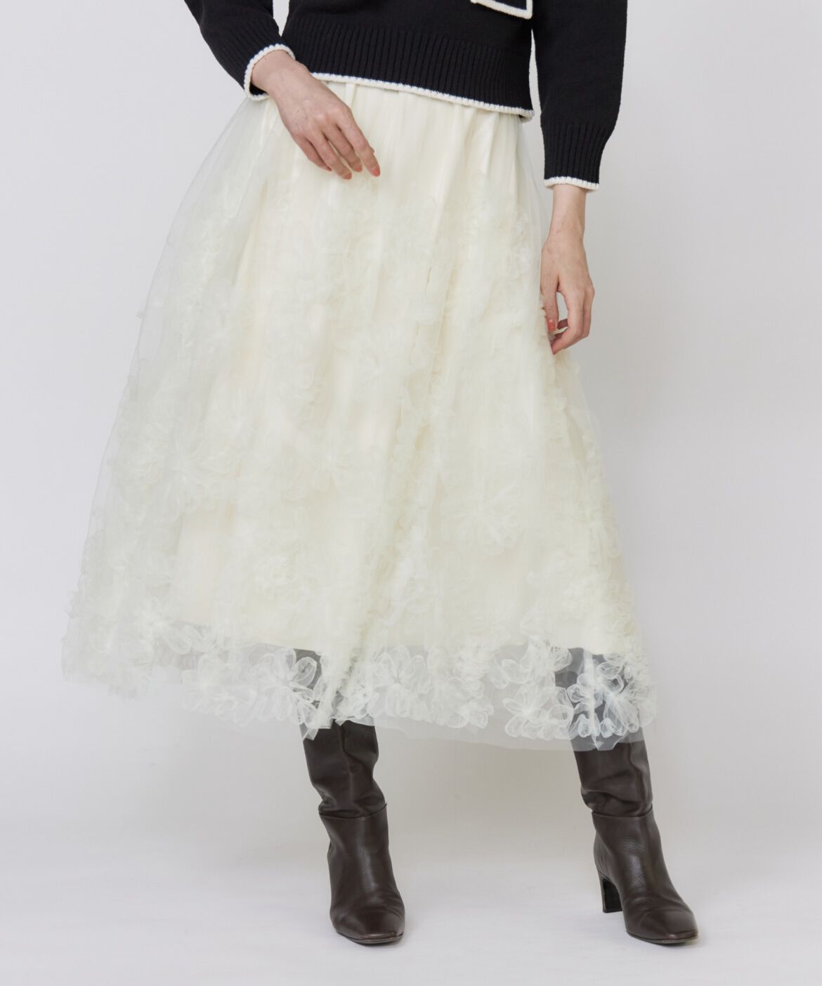 Maglie le cassetto「手描き花刺繍チュールスカート」|スカート|オフホワイト1