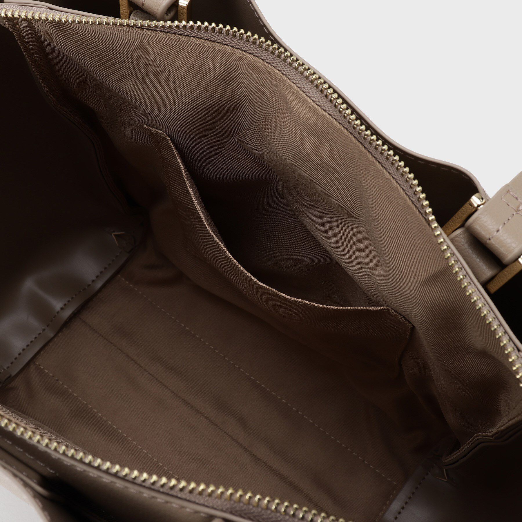 INDIVI「【A4収納可能／合皮】キャリアタックバッグ」|トートバッグ|