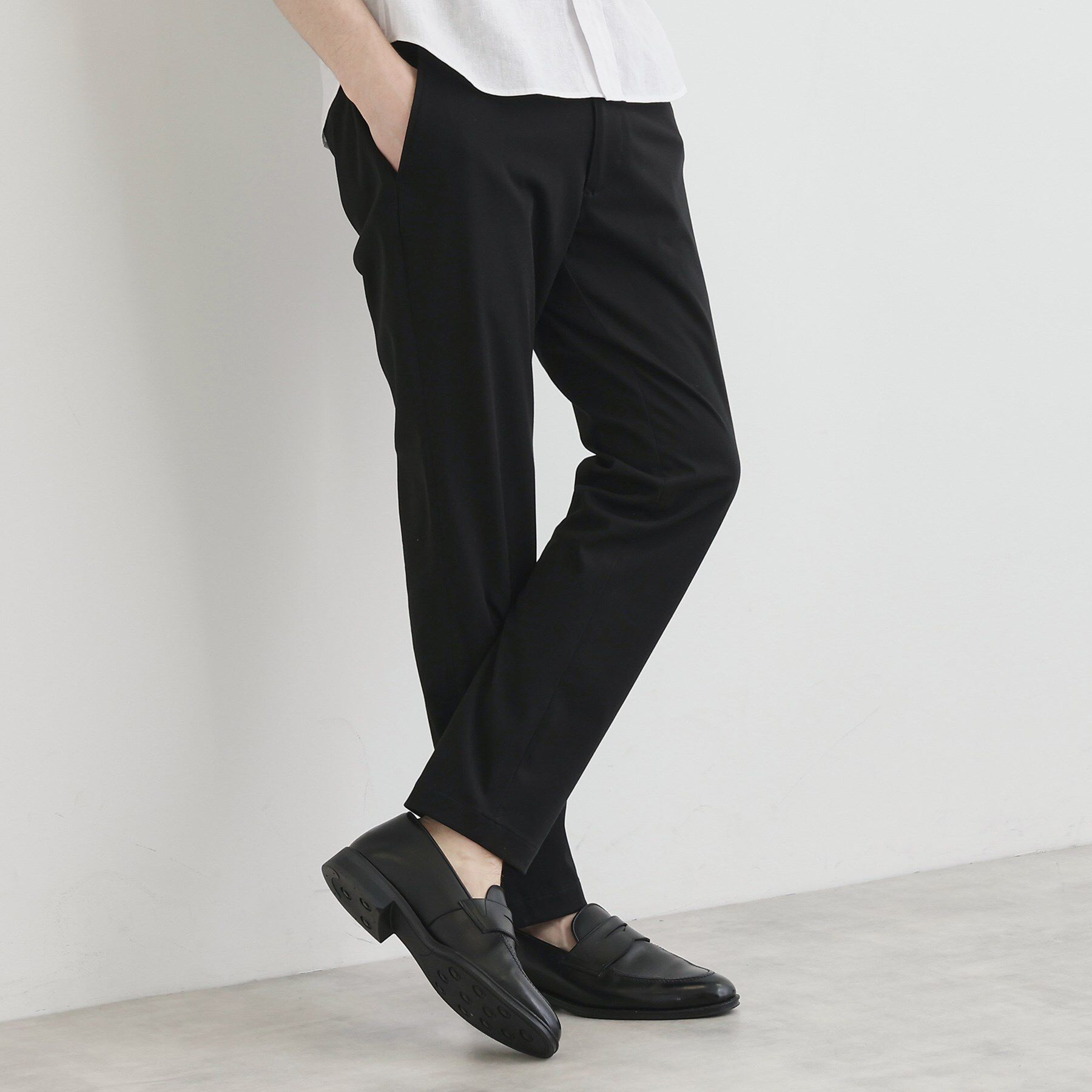 TAKEO KIKUCHI「【LIMITED】ワンダーシェイプ 360&deg;ストレッチ テーパードスキニーチノパンツ」|その他|ブラック(019)