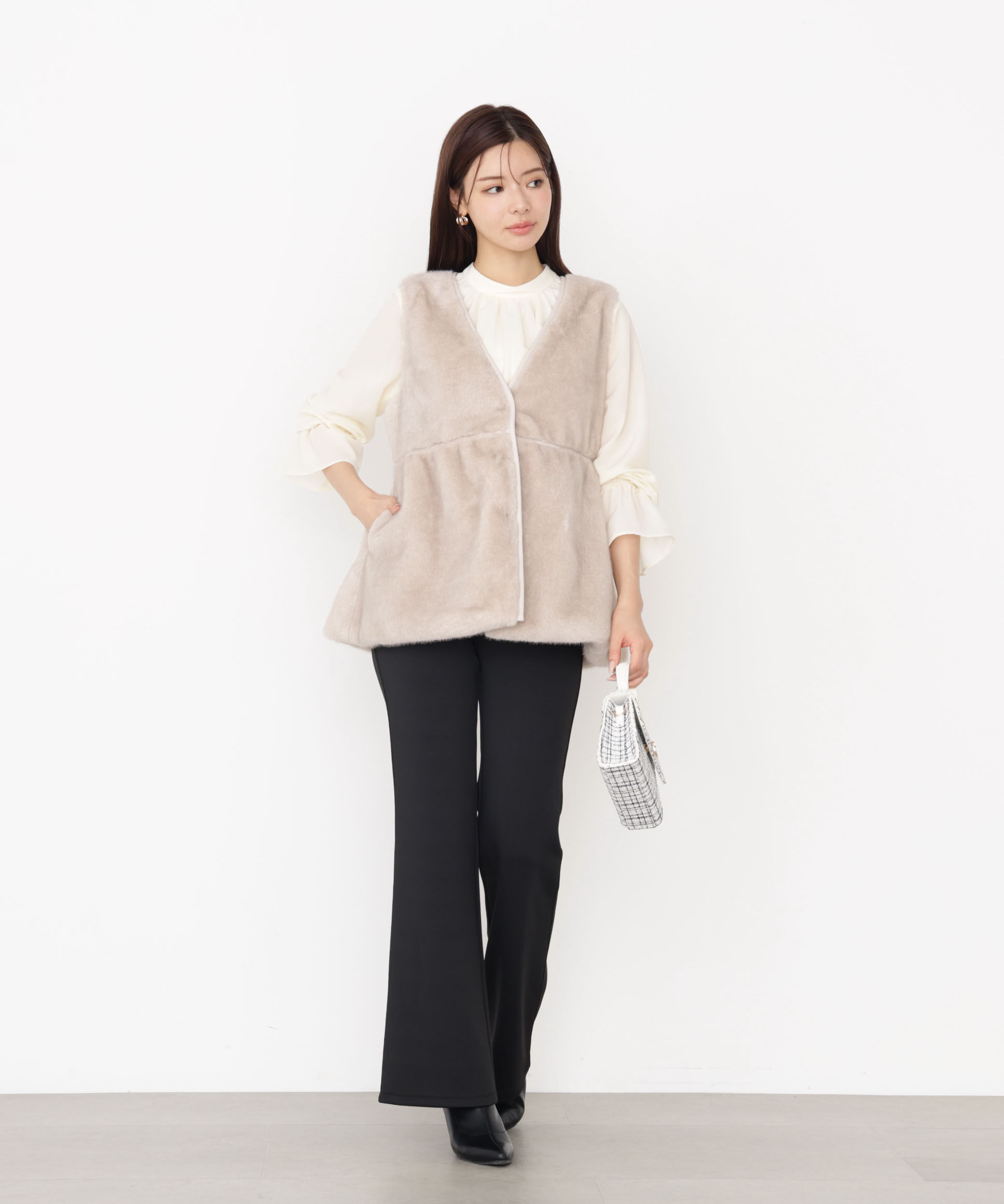 PROPORTION BODY DRESSING「＜ウォッシャブル＞ヘムフレアブラウス 25AW」|シャツ・ブラウス|