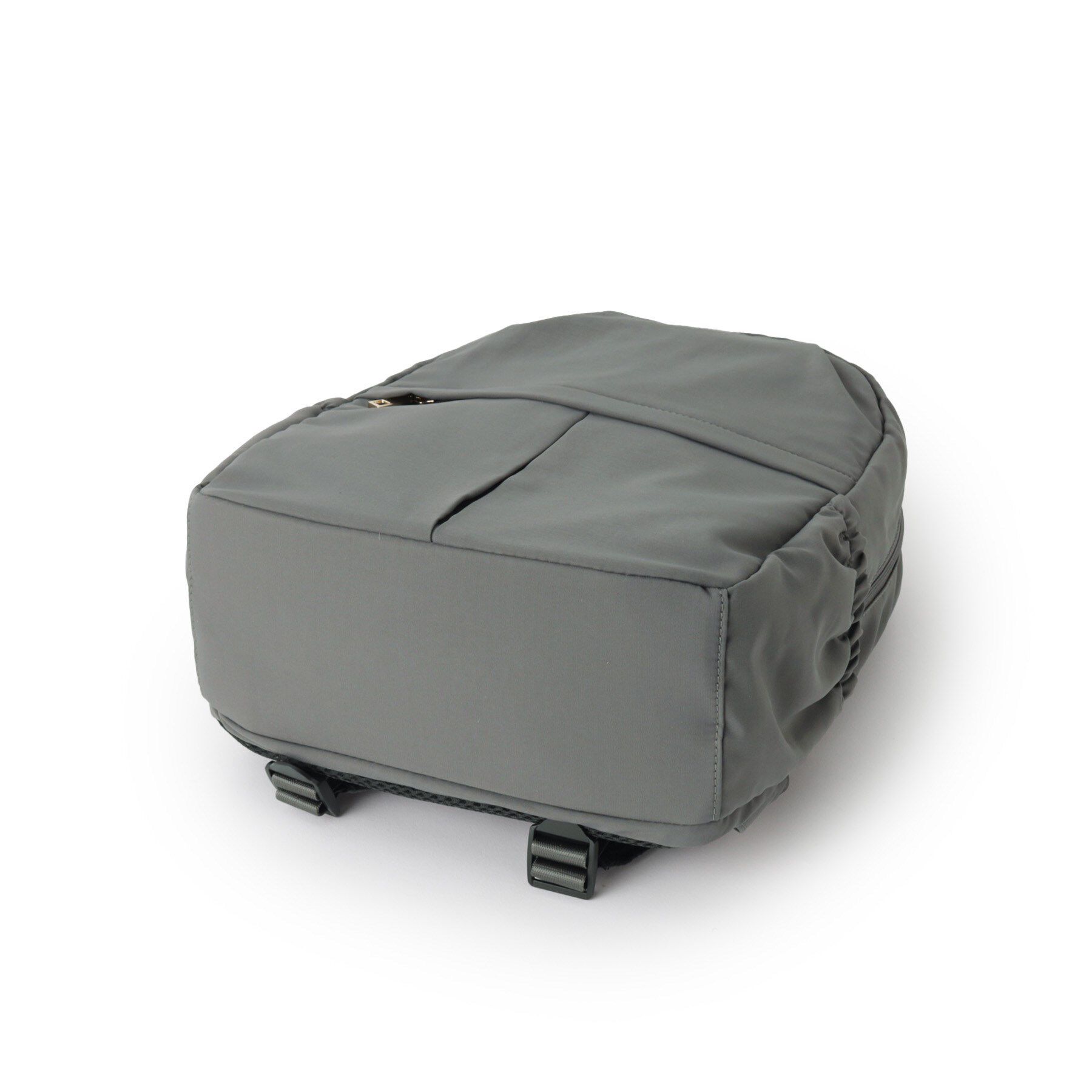 ITS&rsquo;DEMO「【A4対応／9ポケット】ふんわり軽量リュック」|リュック|