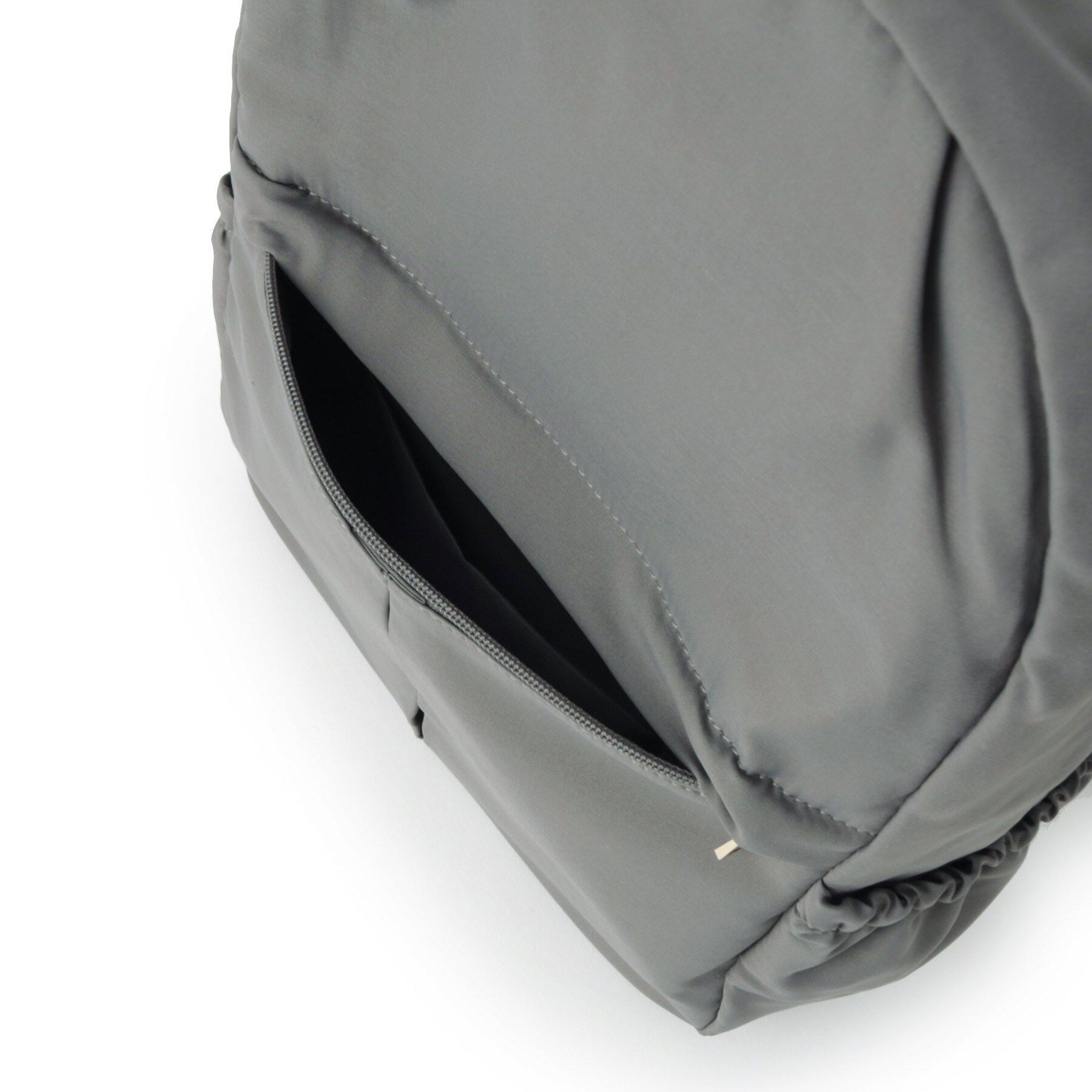 ITS&rsquo;DEMO「【A4対応／9ポケット】ふんわり軽量リュック」|リュック|