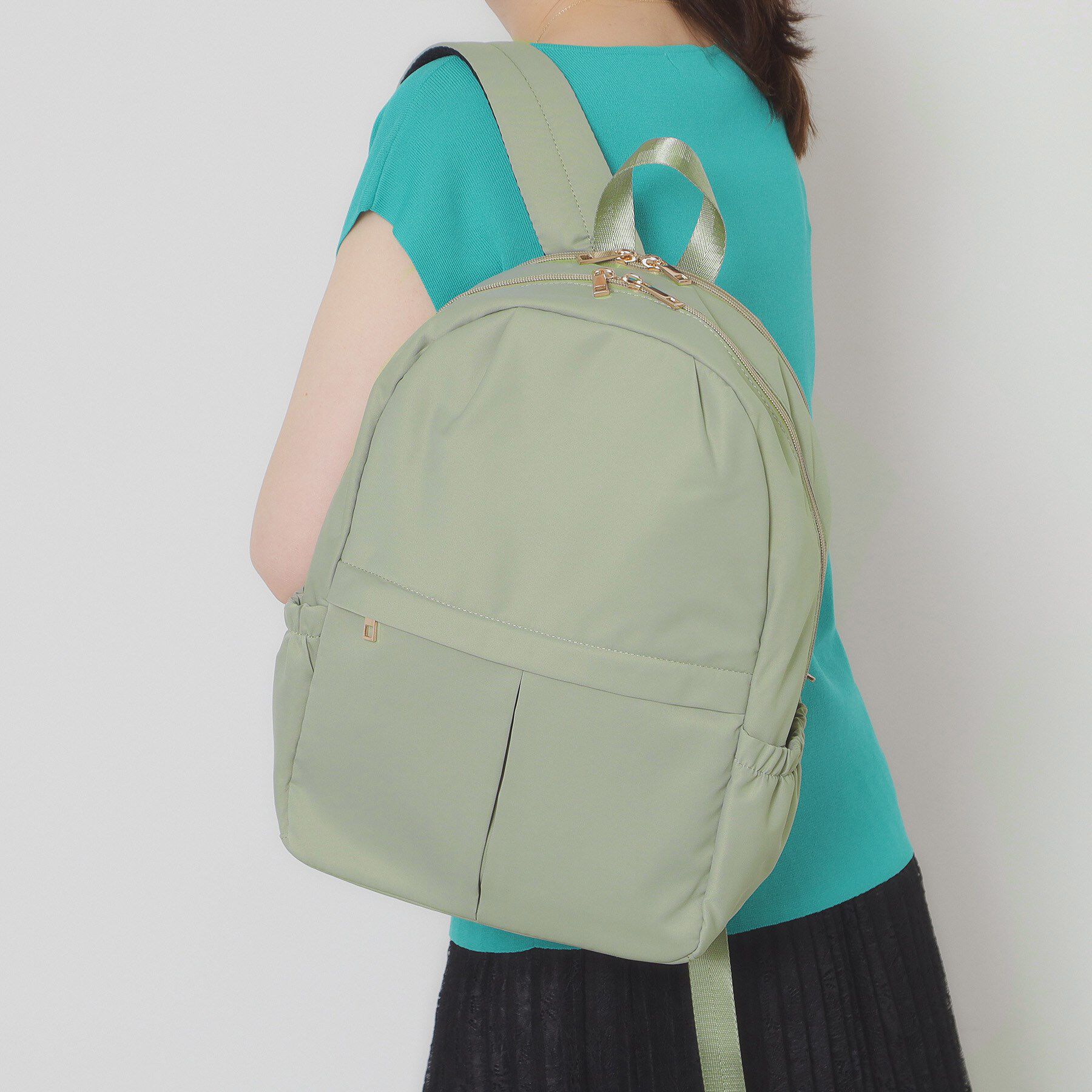 ITS&rsquo;DEMO「【A4対応／9ポケット】ふんわり軽量リュック」|リュック|オリーブグリーン(0