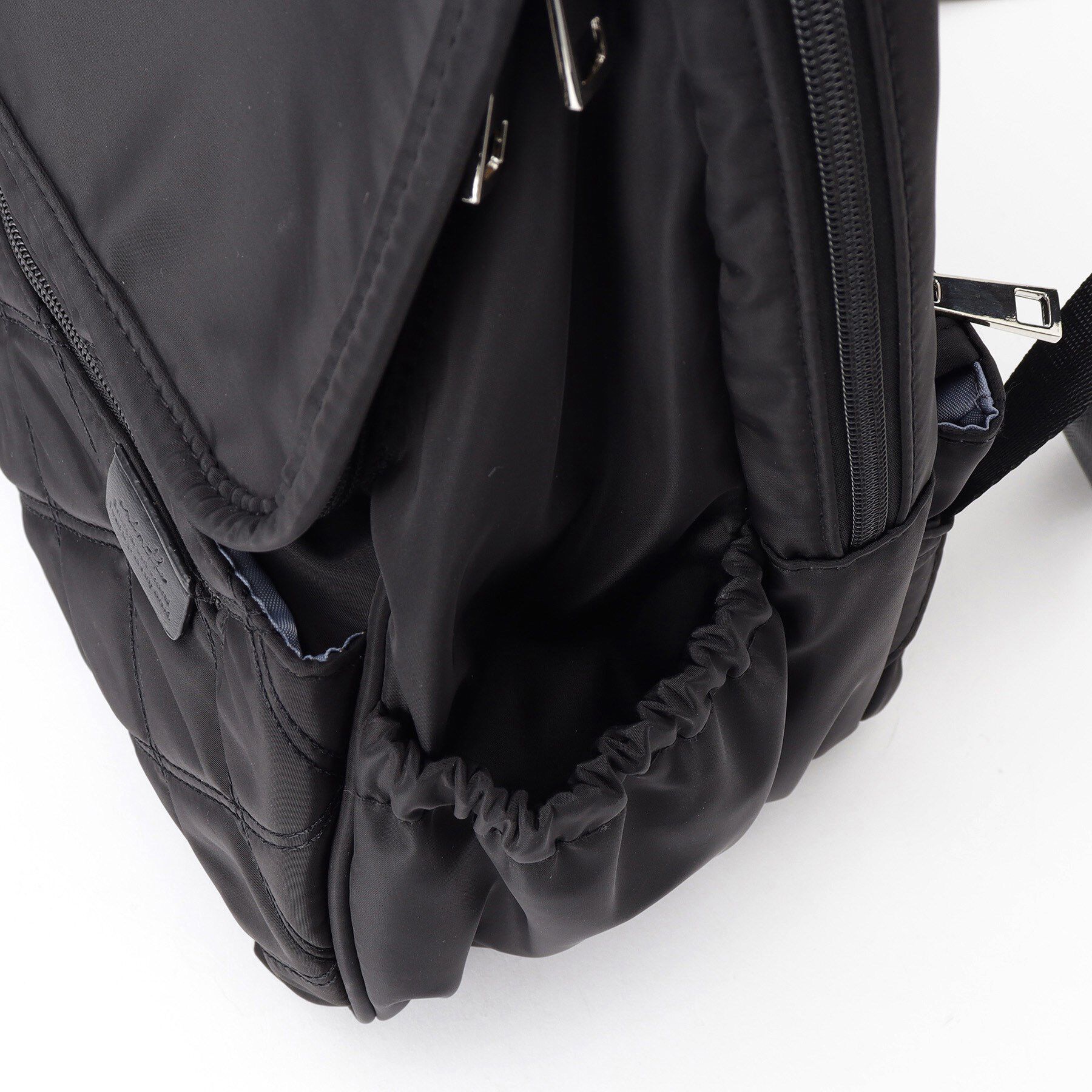 ITS&rsquo;DEMO「【10ポケット／A4】収納アドバイザーキルトリュック」|リュック|