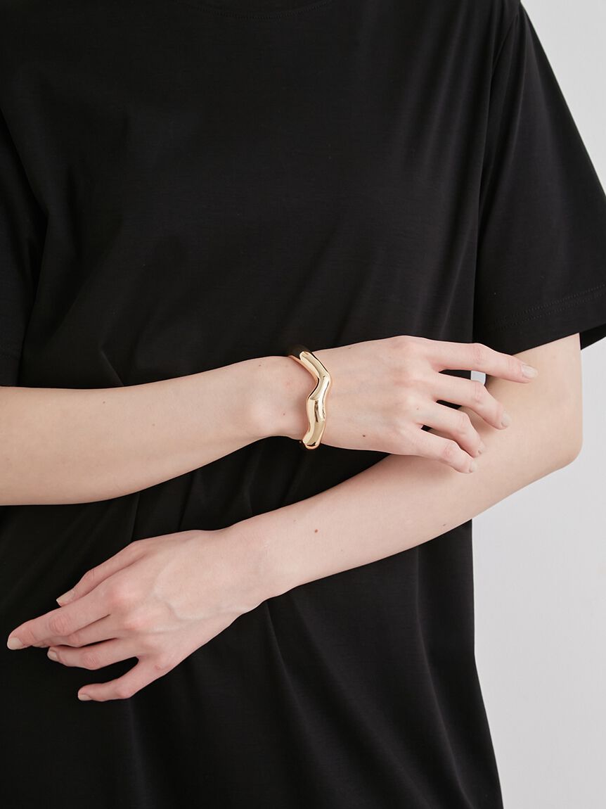 emmi atelier「【emmi atelier】プランプウエーブバングル」|ブレスレット・バングル|