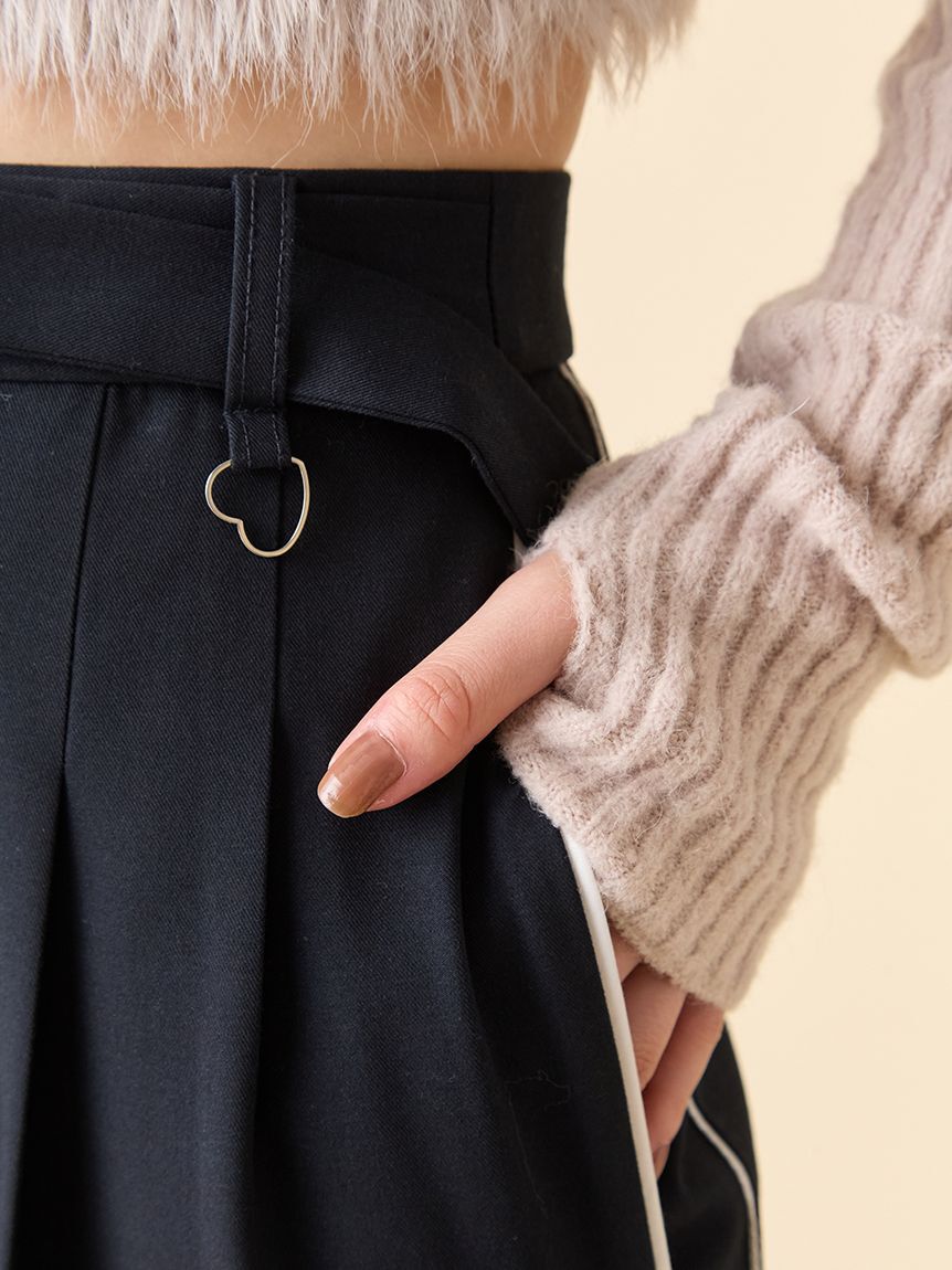 LILY BROWN「ハートチャームサイドラインパンツ」|チノ|