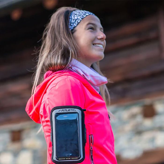 BACKYARD FAMILY「アームバンド スマホ ランニング 通販 アーム バンド スマートフォン 防水 揺れにくい 小物収納」|スポーツ|