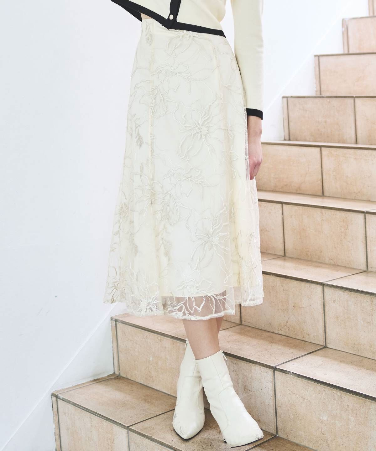 アンドクチュール「エンブロイダリーチュールスカート」|フレア|ベージュ