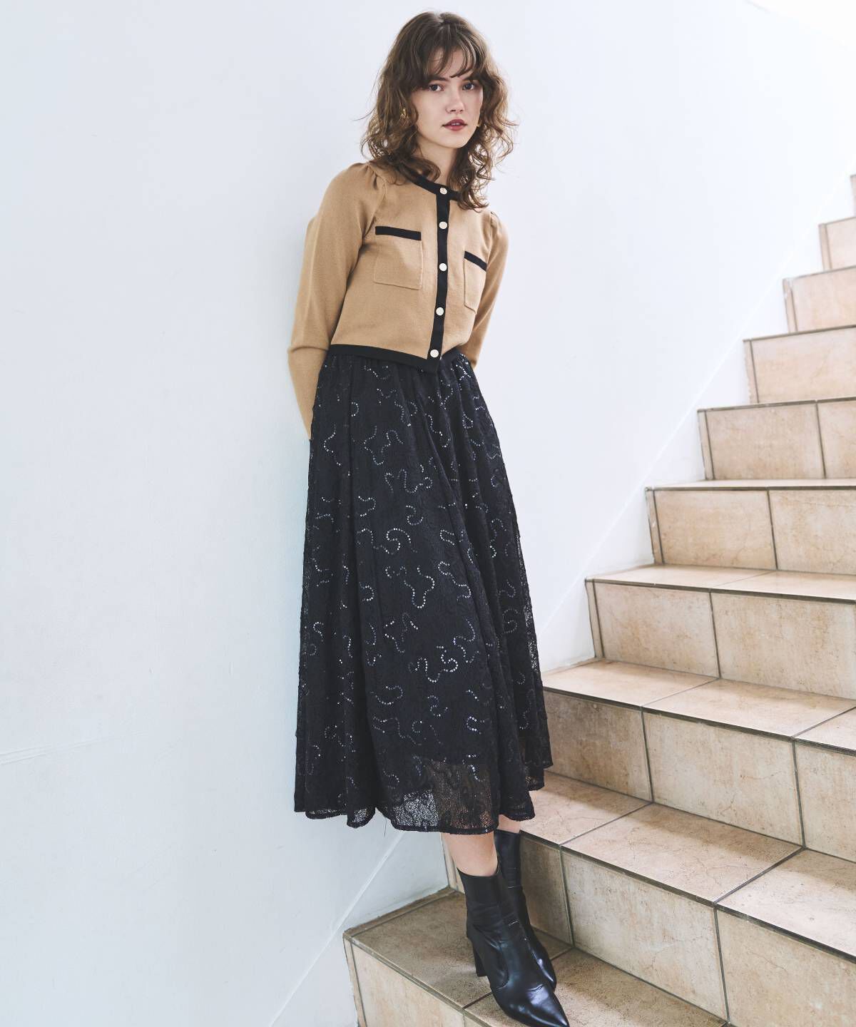 アンドクチュール「ウエストリブスパンコール刺しゅうレースロングスカート」|フレア|