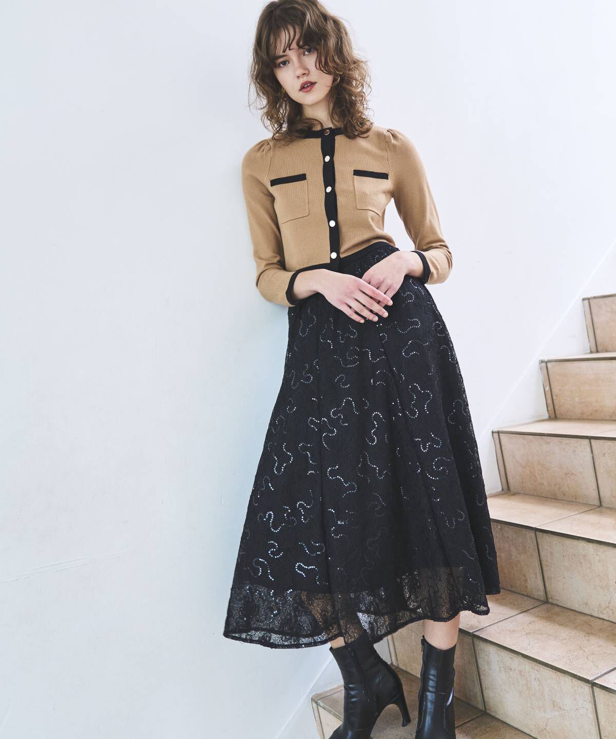 アンドクチュール「ウエストリブスパンコール刺しゅうレースロングスカート」|フレア|