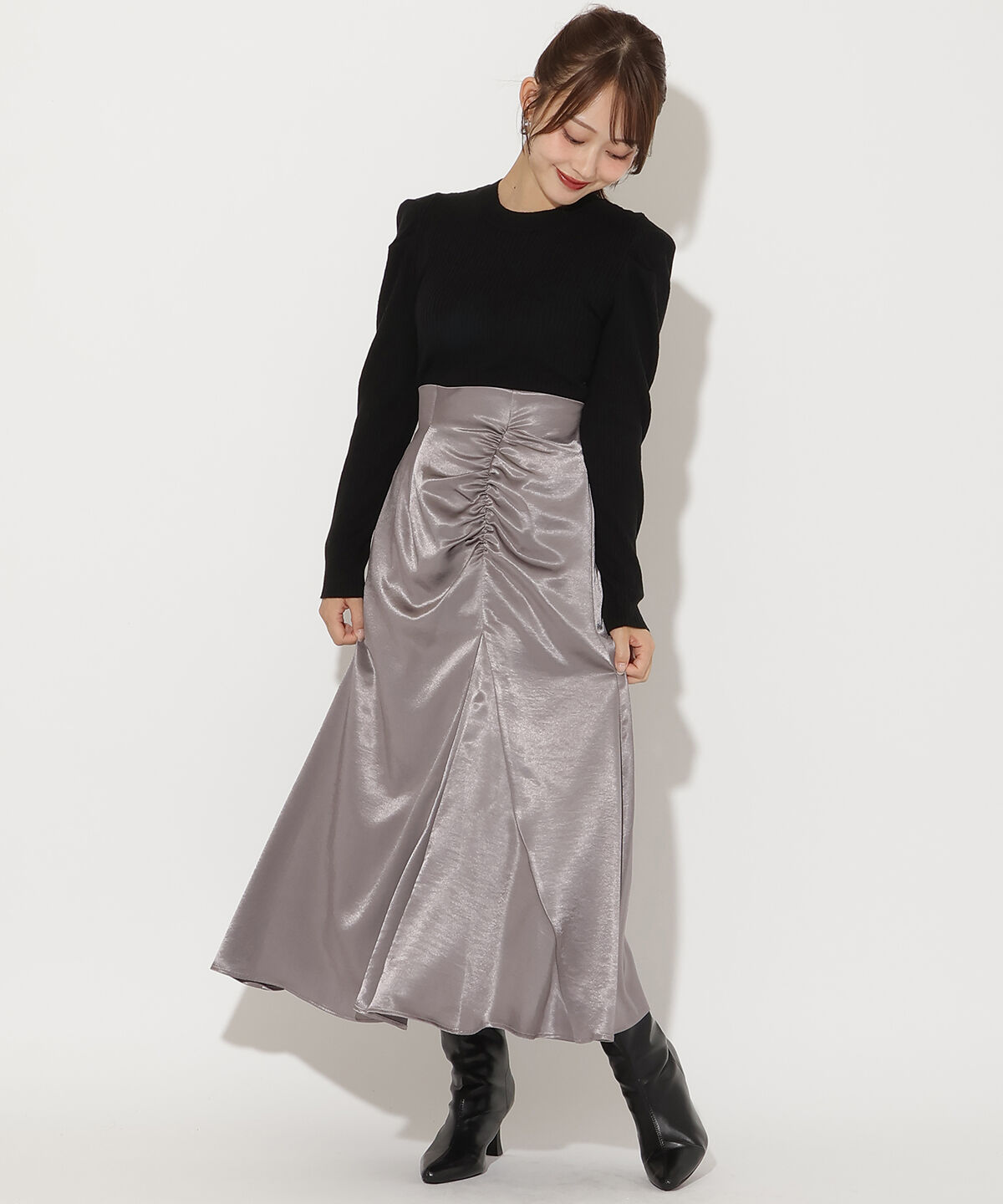 アンドクチュール「ワンサイドシャーリングサテンスカート」|フレア|