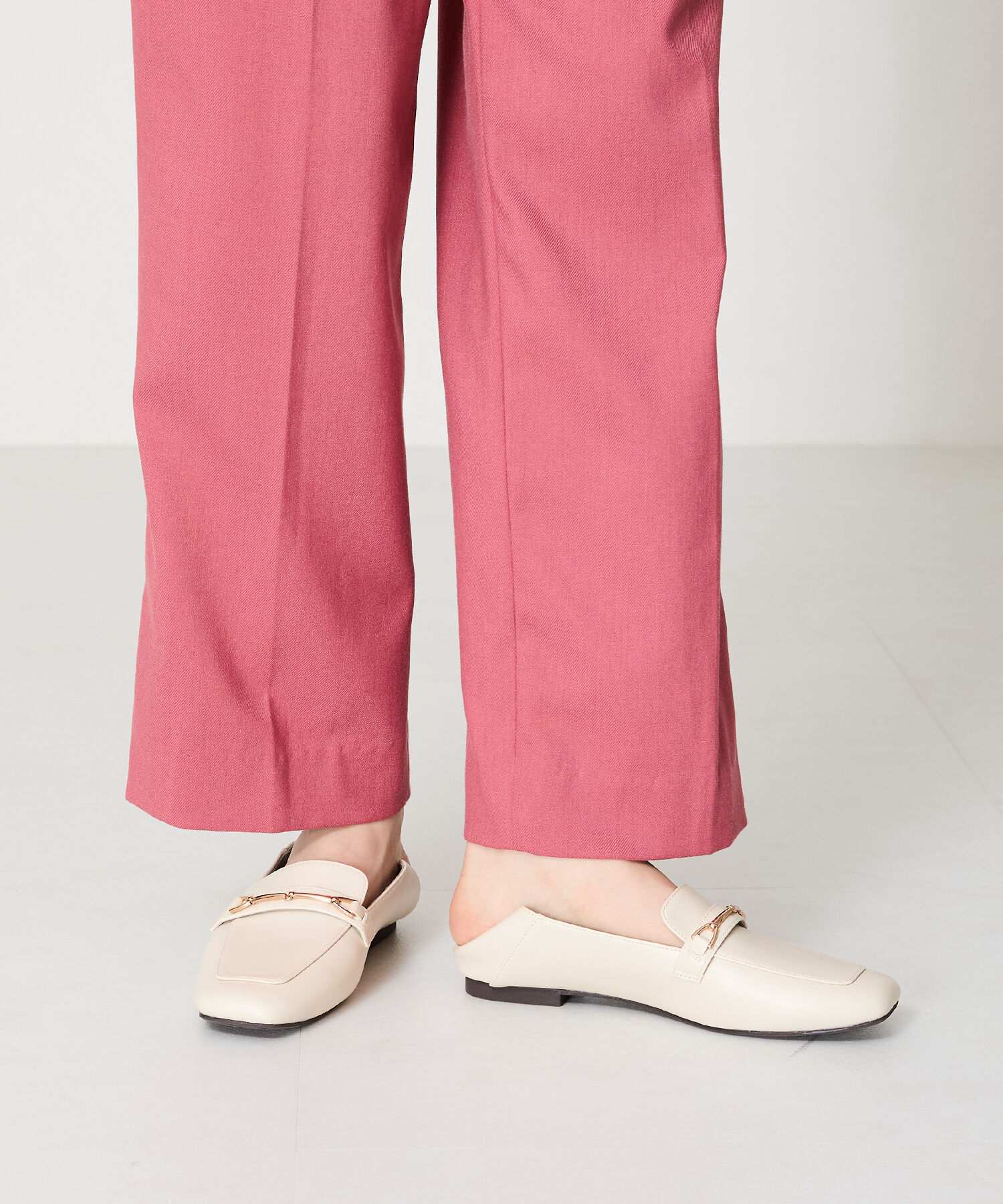 WA Oriental TRaffic「スクエアトゥモチーフ バブーシュ ローファー /42308 柔らかい フラット」|パンプス|