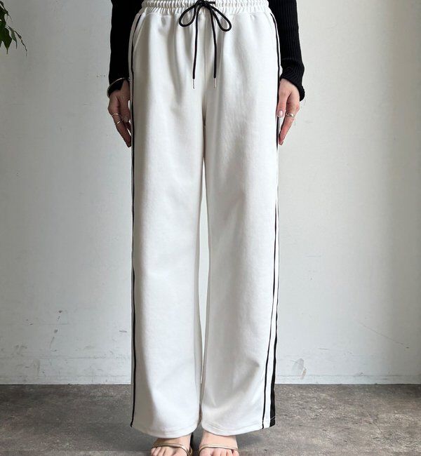  「【WEB限定】サイドライントラックパンツ」|チノ|