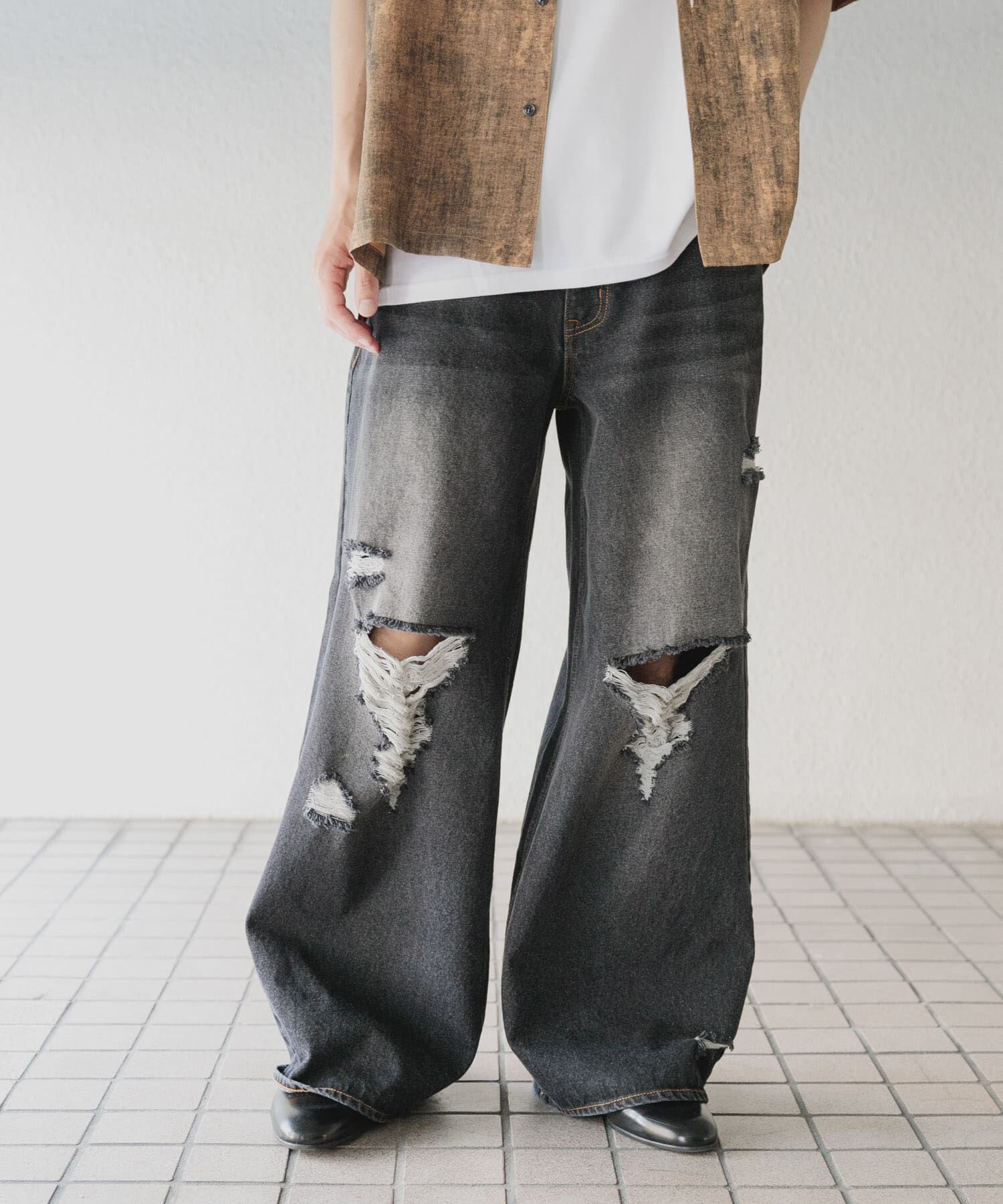 SENSE OF PLACE by URBAN RESEARCH「『ユニセックス』ダメージデニムワイドパンツ」|デニム|