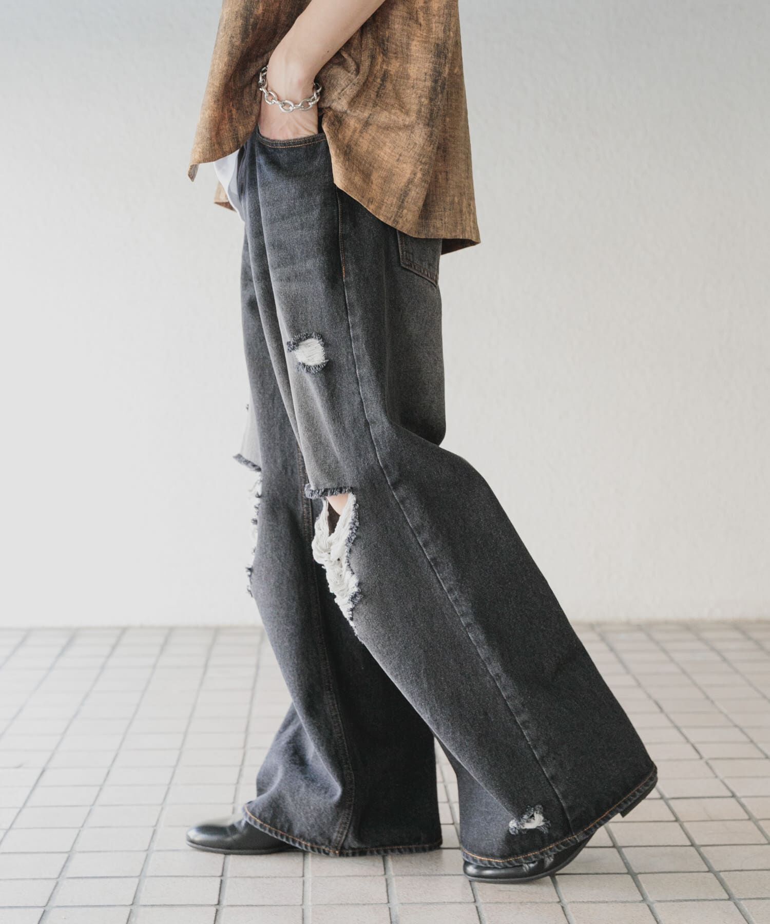 SENSE OF PLACE by URBAN RESEARCH「『ユニセックス』ダメージデニムワイドパンツ」|デニム|