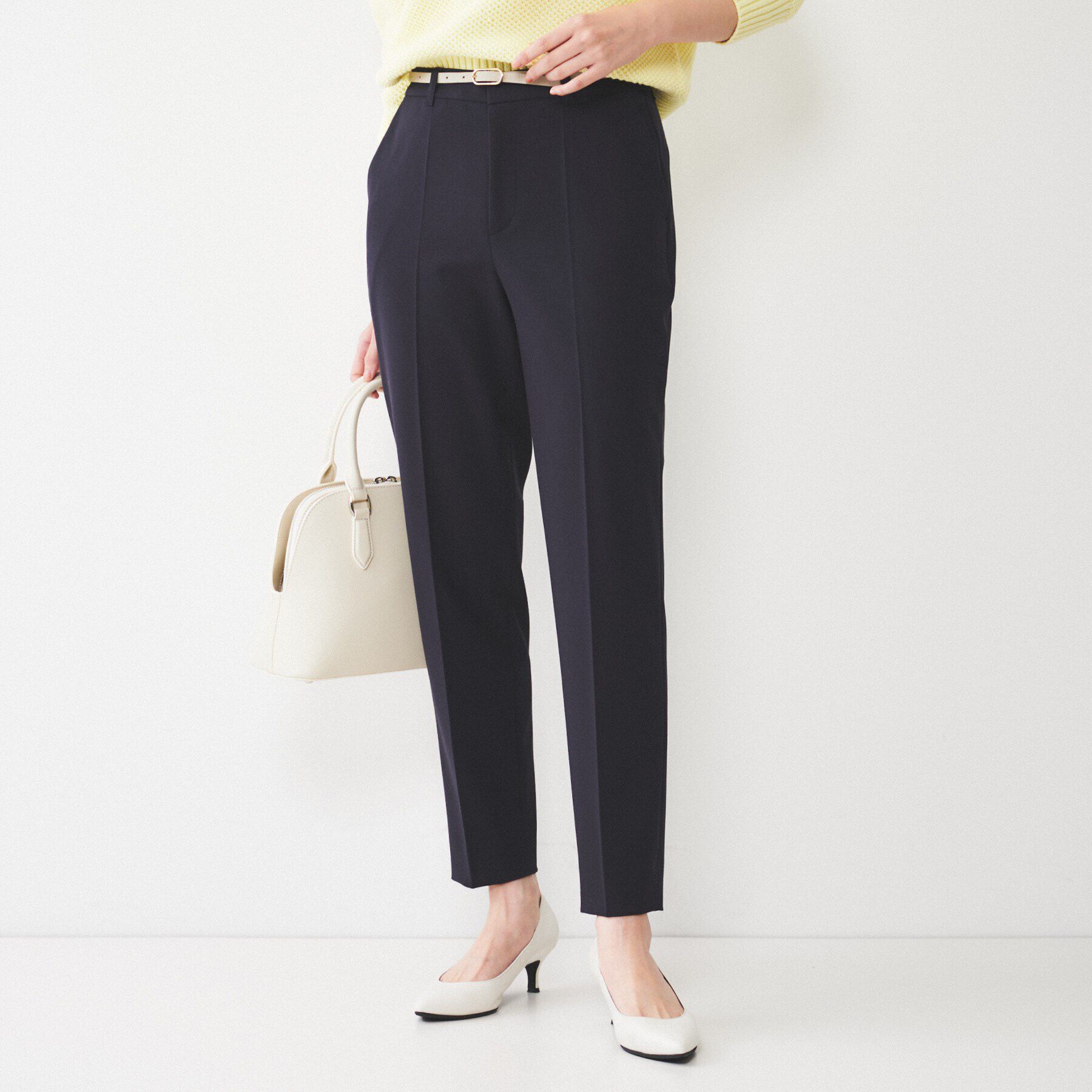 UNTITLED「【後ろウエストゴム/きれいめ】ストレッチ テーパードパンツ」|その他|ネイビー(094)