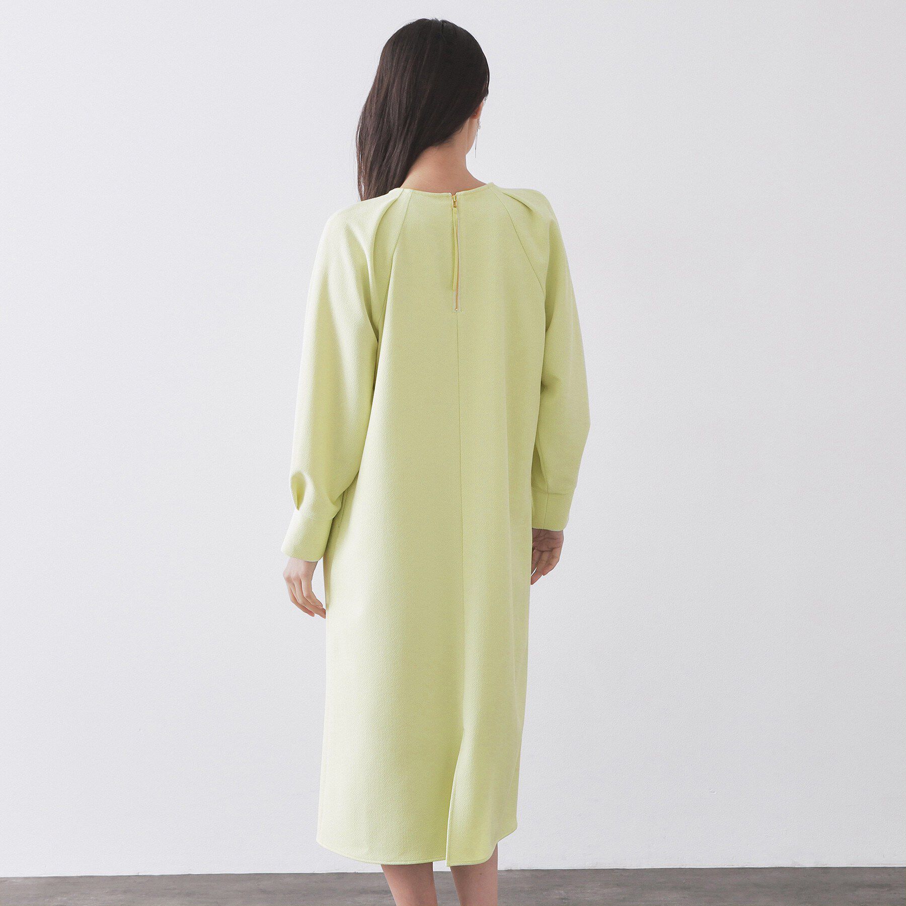 OPAQUE.CLIP「タックデザインAラインワンピース【洗濯機OK】」|ワンピース|