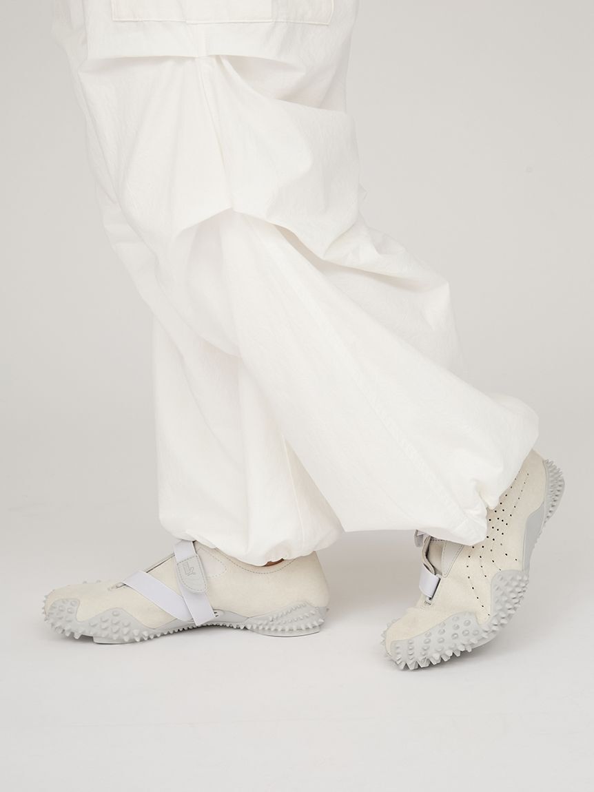 emmi atelier「タックフォルムカーゴパンツ」|チノ|