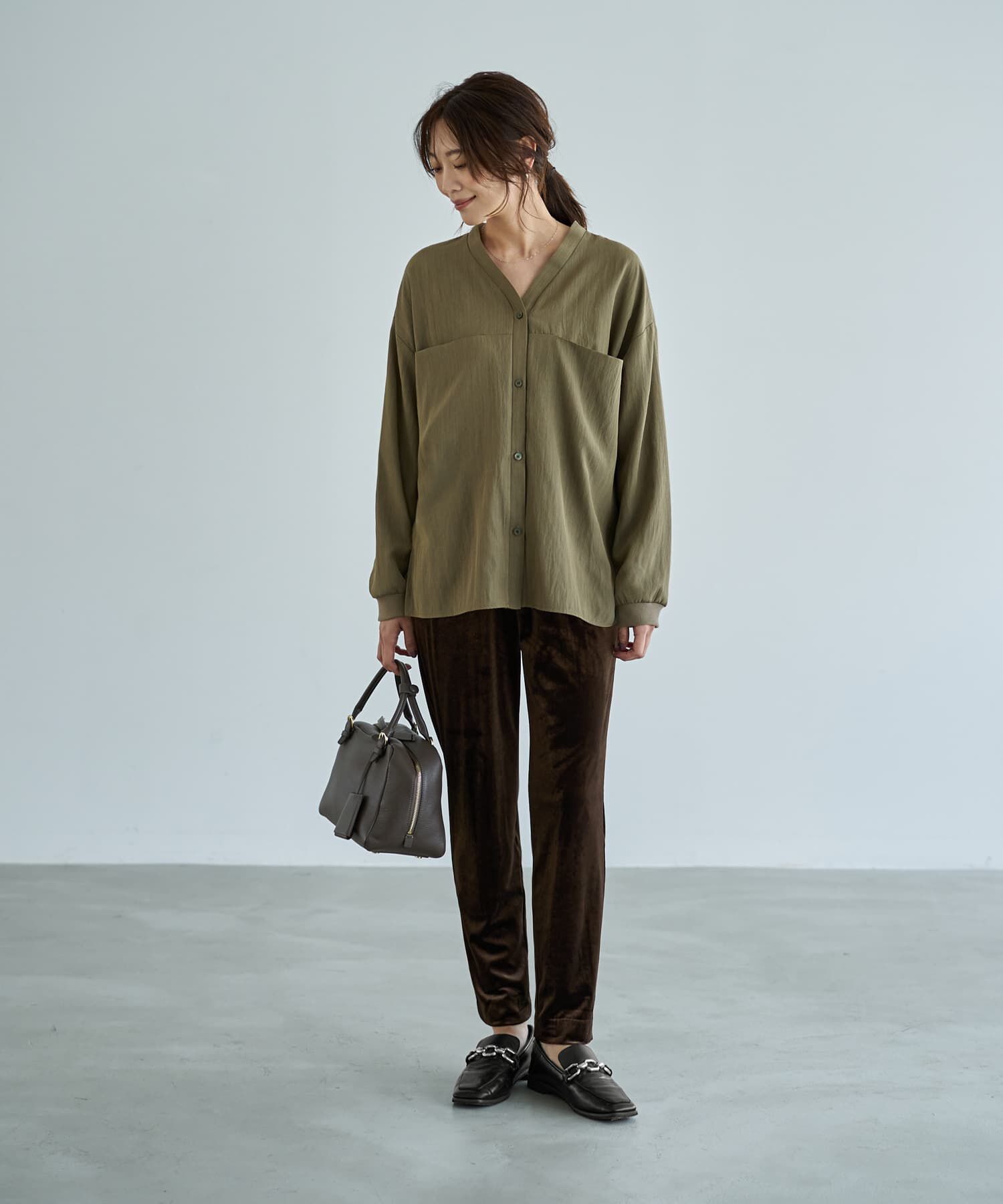 STYLE DELI「袖口リブの身頃がポケットVネックシャツ」|シャツ・ブラウス|