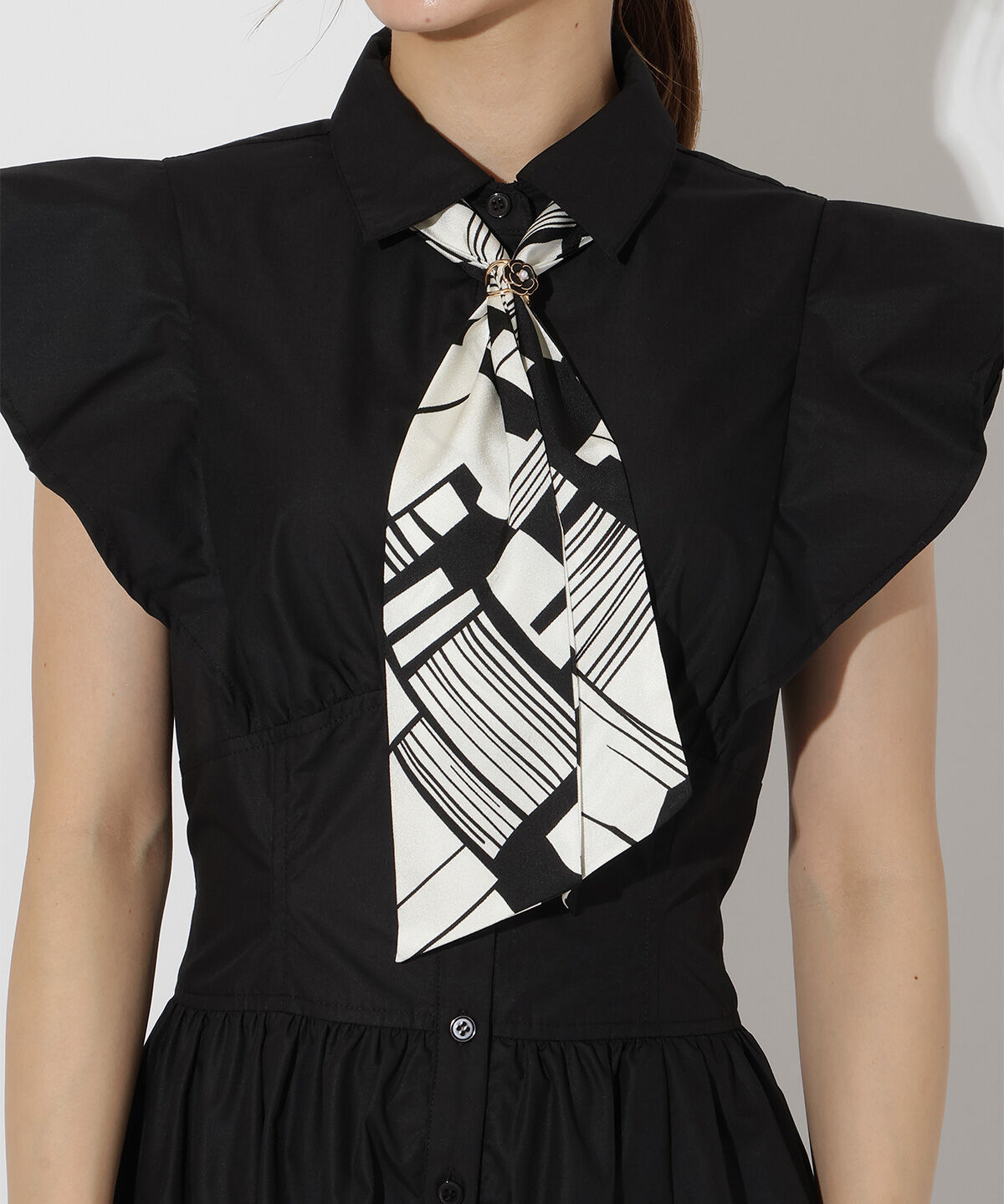 アンドクチュール「タイ付きショルダーフリルワンピース」|ワンピース|