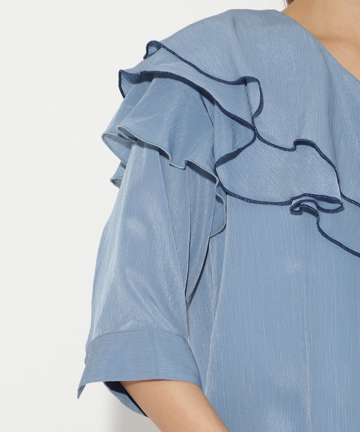 アンドクチュール「ラッフルハーフスリーブブラウス」|シャツ・ブラウス|