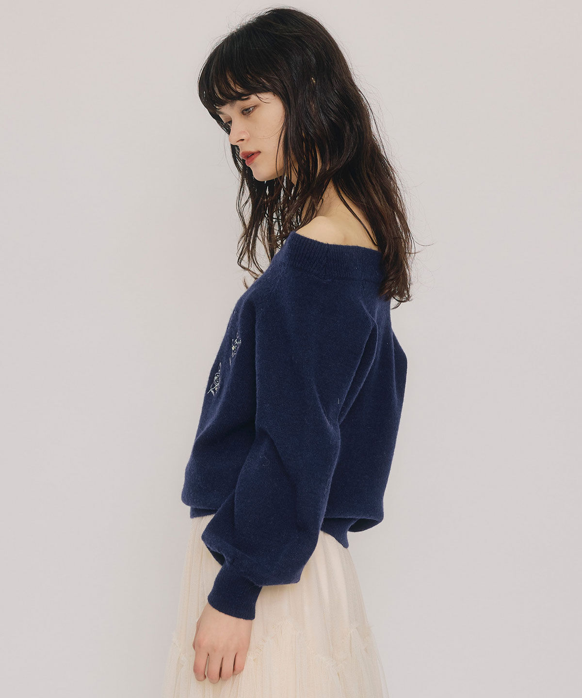 REDYAZEL「ビジューロゴエンブロイダリーニットプルオーバー」|ニット・セーター|