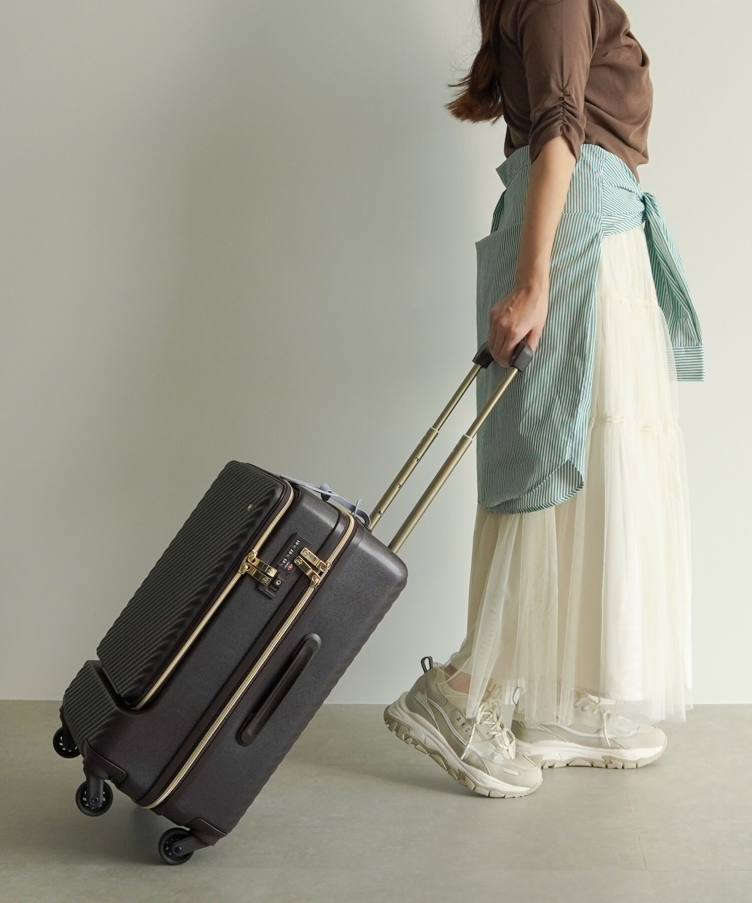 Jewelna Rose「Jewelna Rose HaNT &times;Jewelna Rose コラボ スーツケース 機内持ち込み フロントオープン 34L 06820」|キャリーケース|