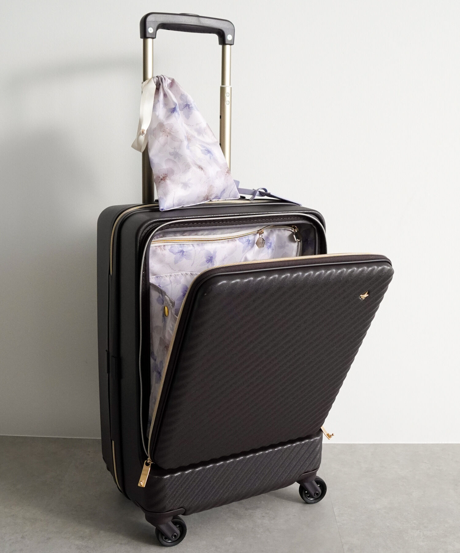 Jewelna Rose「Jewelna Rose HaNT &times;Jewelna Rose コラボ スーツケース 機内持ち込み フロントオープン 34L 06820」|キャリーケース|