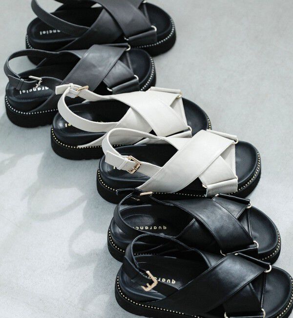 quaranciel「quaranciel: プラットフォーム クロス スタッズ サンダル」|サンダル|