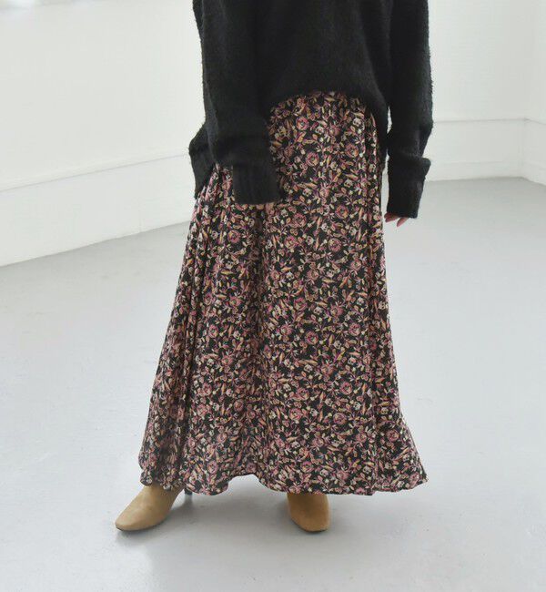 quaranciel「quaranciel :〈洗濯機可能〉TROUILLET フラワー プリント フレア スカート」|スカート|ブラック