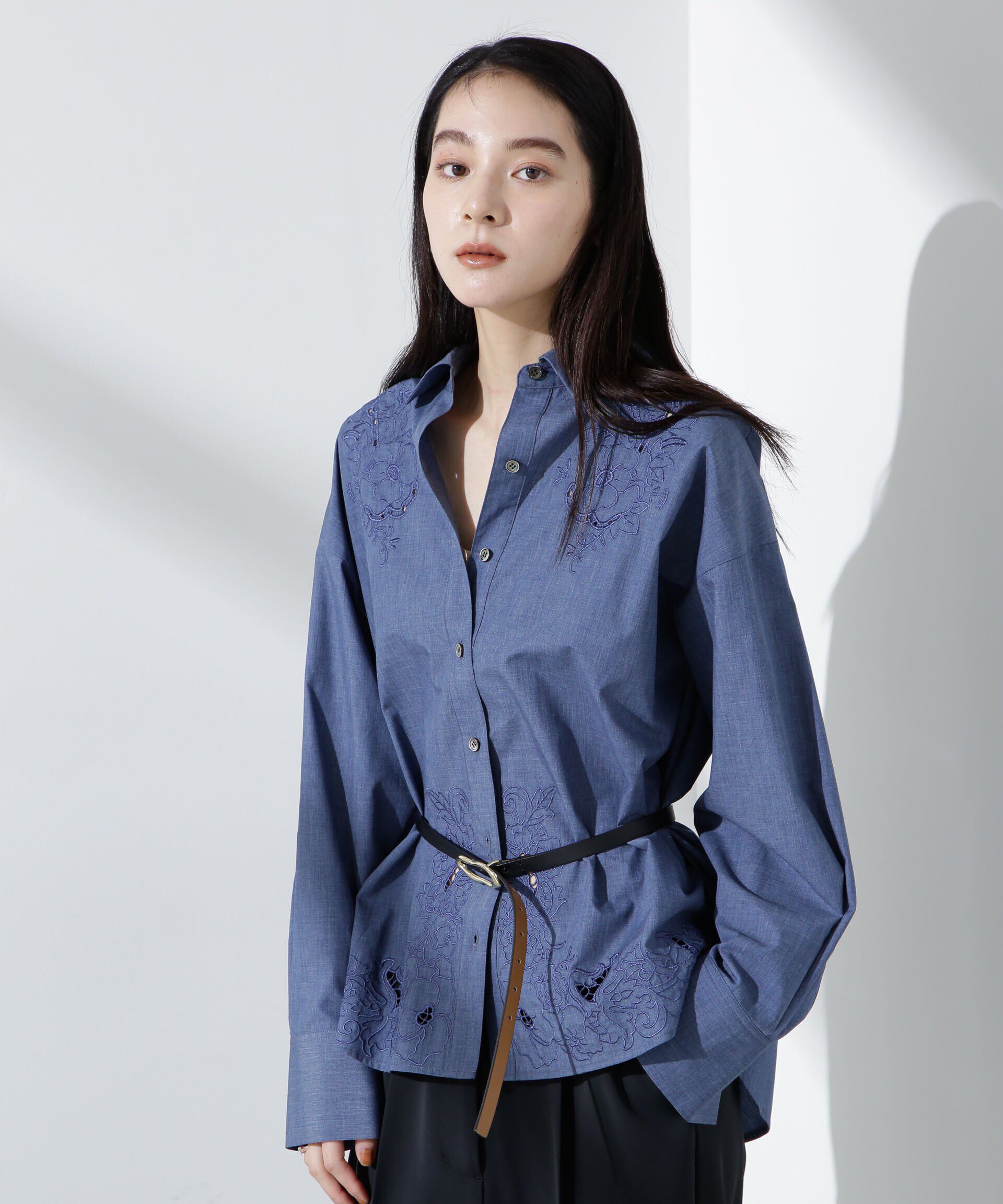 nano･universe「カットワークレースオーバーサイズシャツ」|シャツ・ブラウス|ブルー