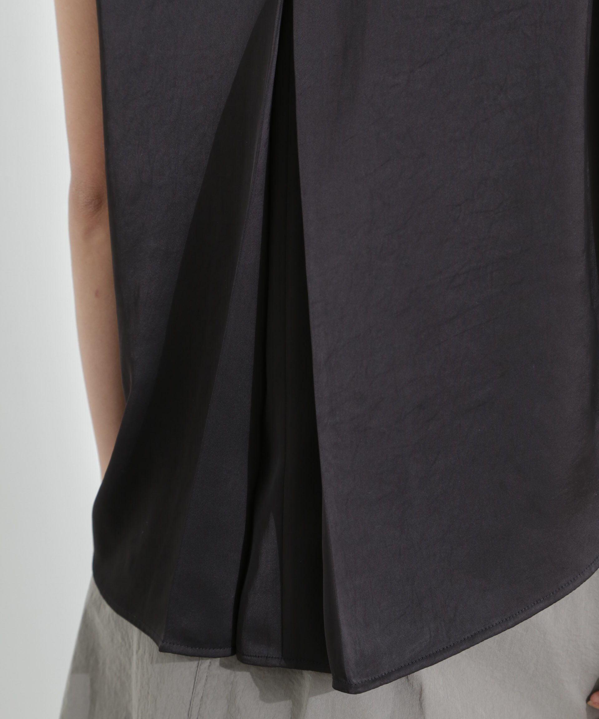 nano･universe「ダブルサテンノースリーブトップス」|シャツ・ブラウス|